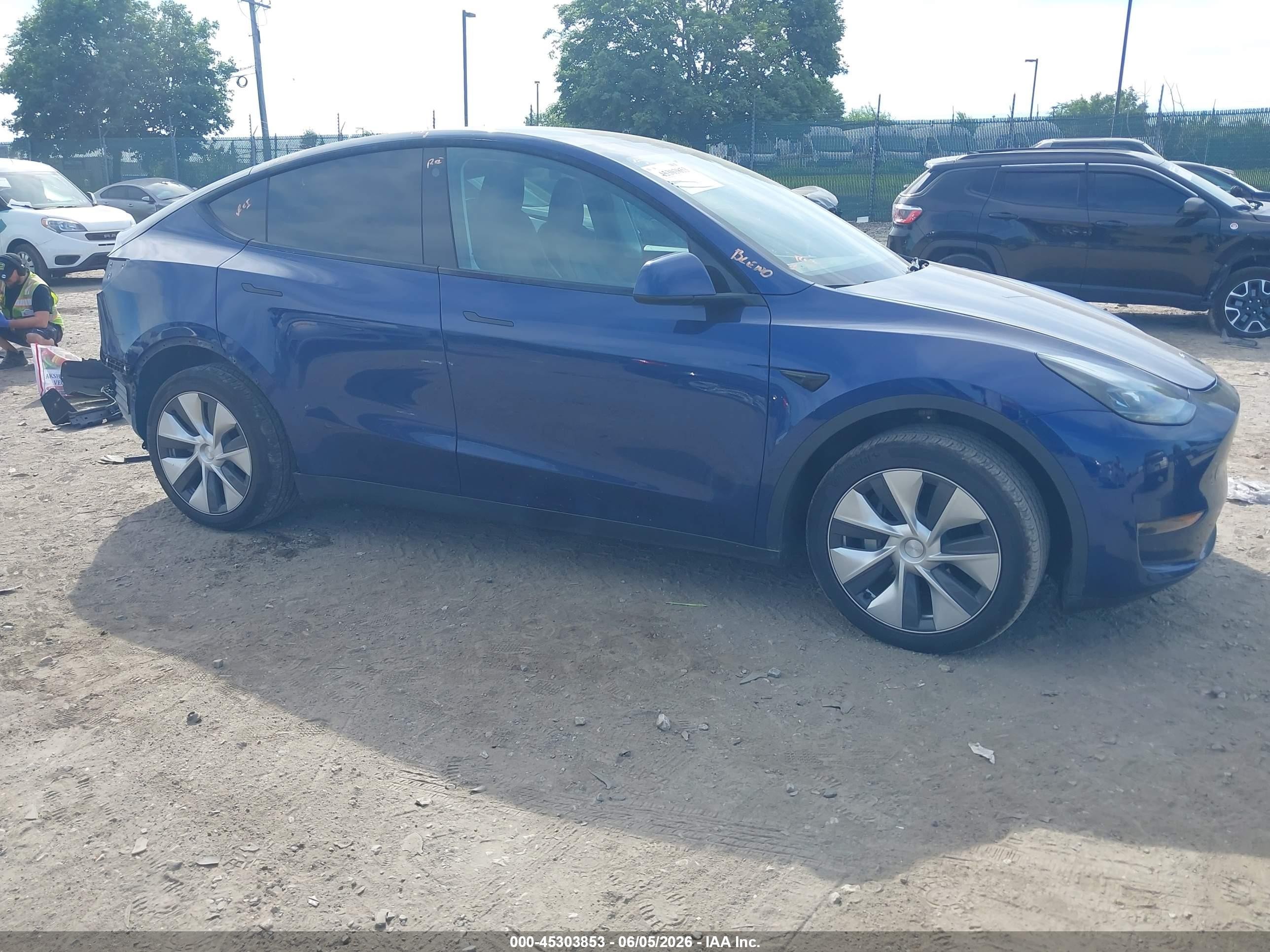 2023 Tesla Model Y Awd/long Range Dual Motor All-wheel Drive Dark Blue vin: 7SAYGDEEXPF702271