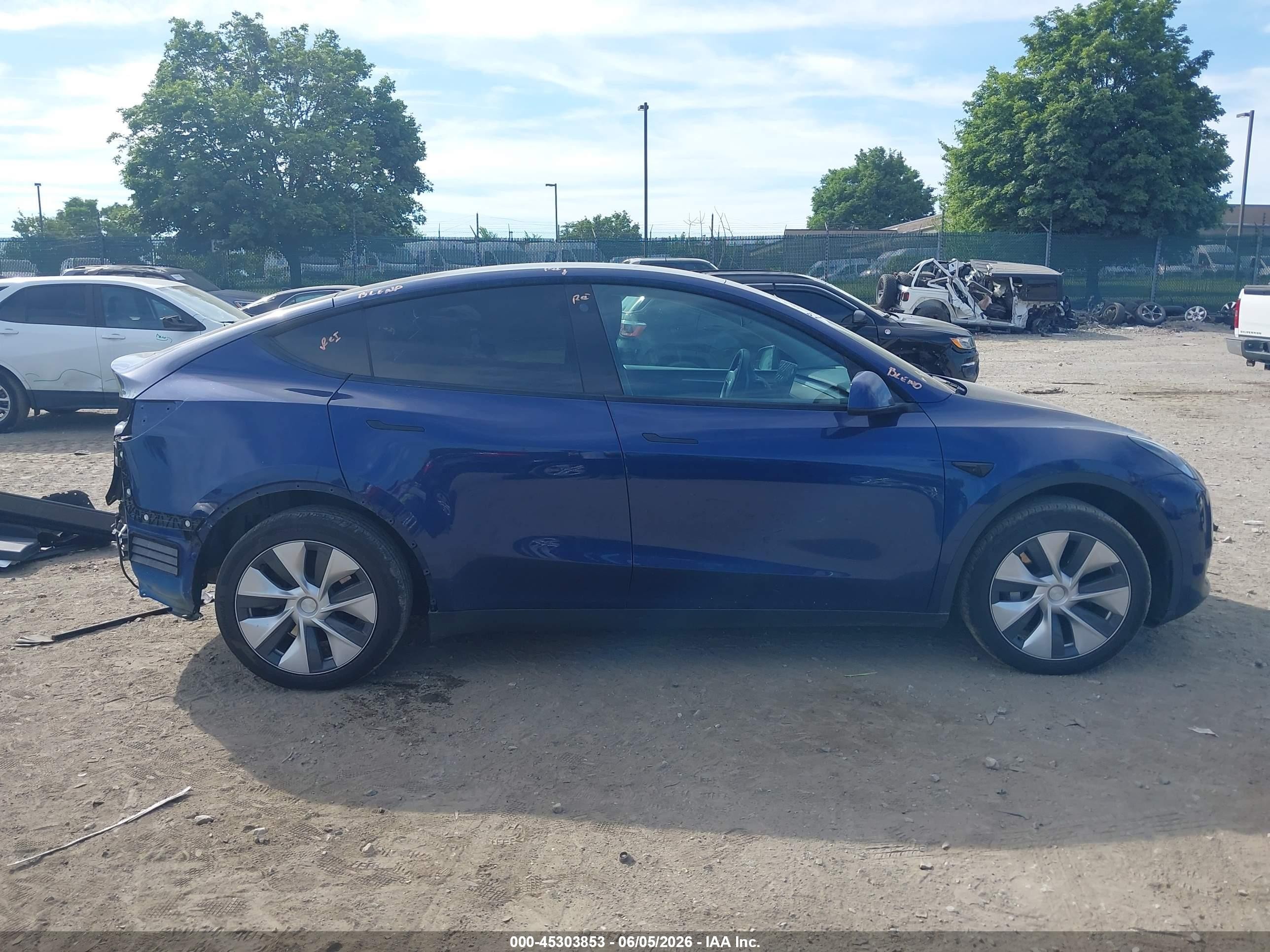 2023 Tesla Model Y Awd/long Range Dual Motor All-wheel Drive Dark Blue vin: 7SAYGDEEXPF702271