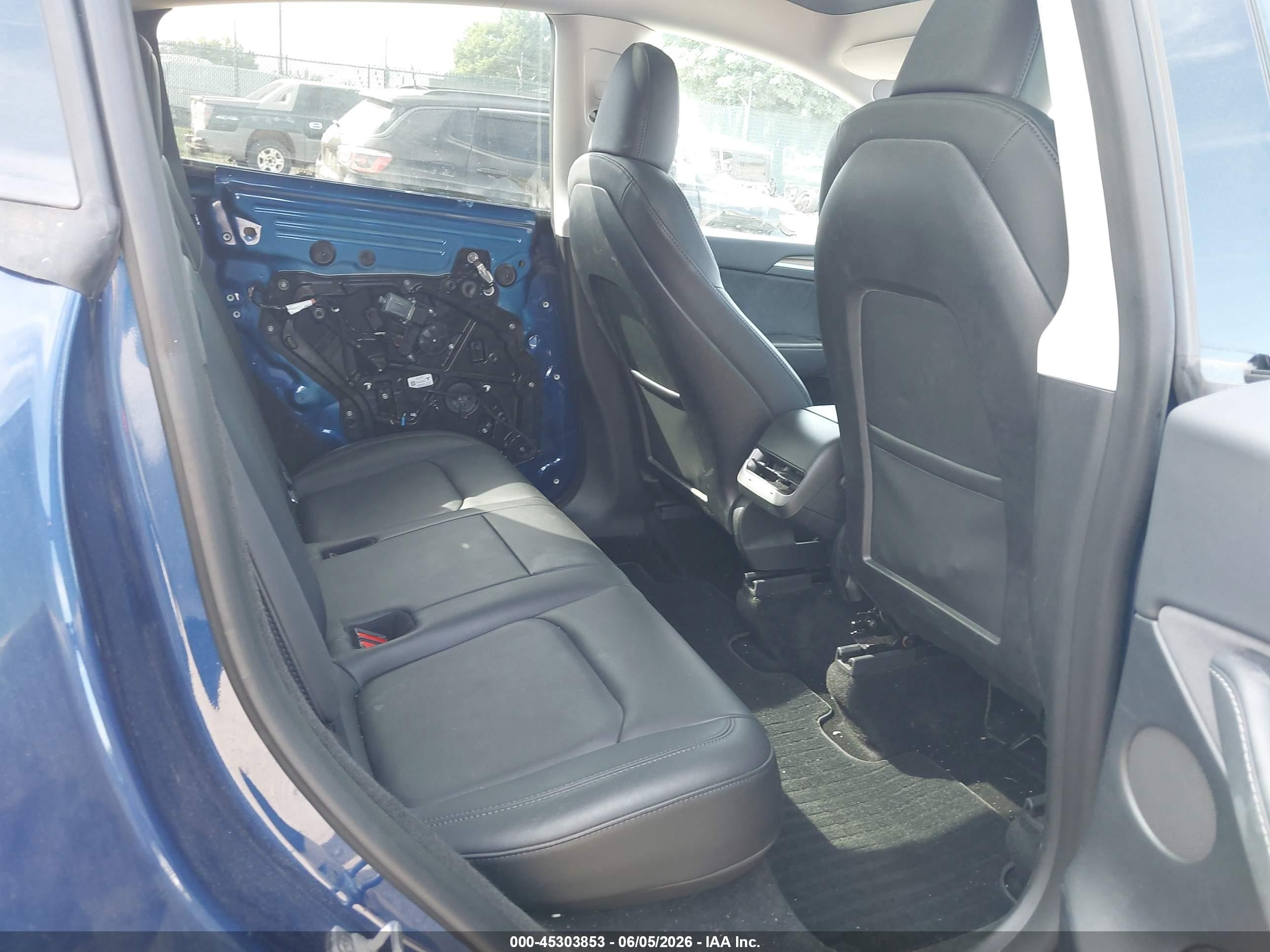 2023 Tesla Model Y Awd/long Range Dual Motor All-wheel Drive Dark Blue vin: 7SAYGDEEXPF702271