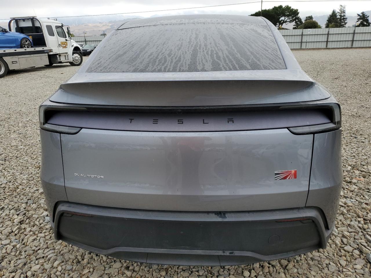 2026 Tesla Model Y Серый vin: 7SAYGDEEXTF324849