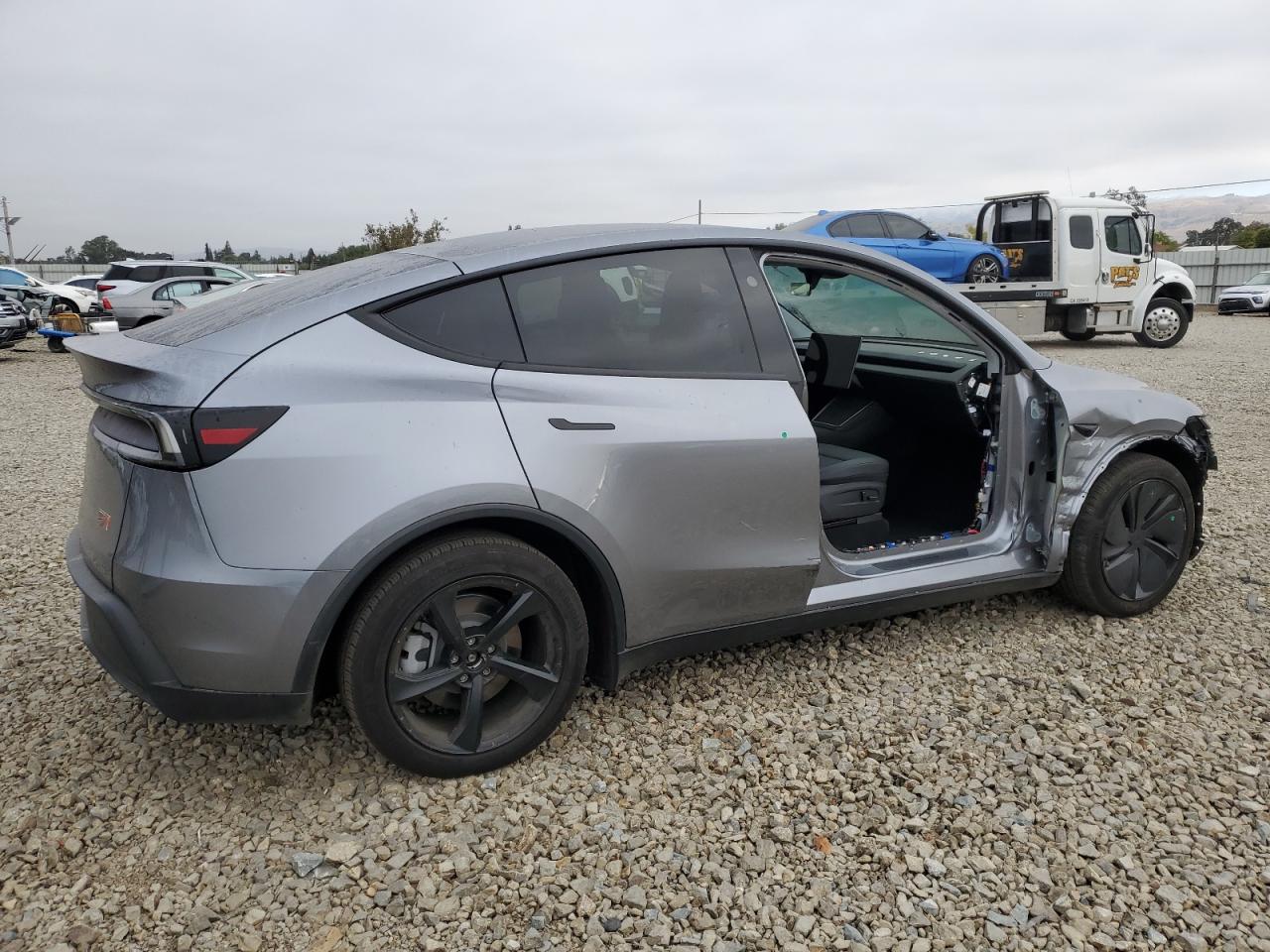 2026 Tesla Model Y Серый vin: 7SAYGDEEXTF324849