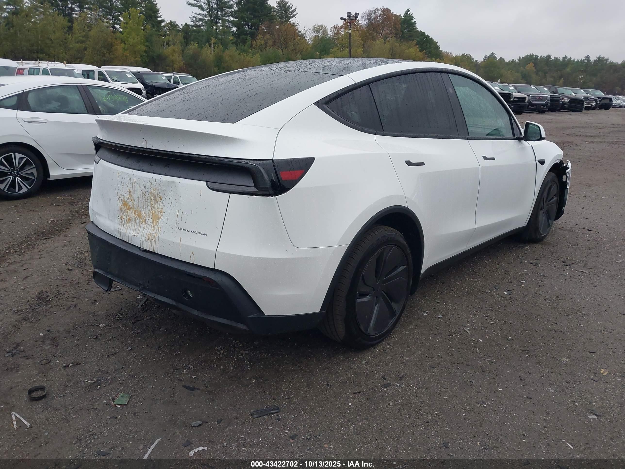 2026 Tesla Model Y   Белый vin: 7SAYGDEEXTF432937