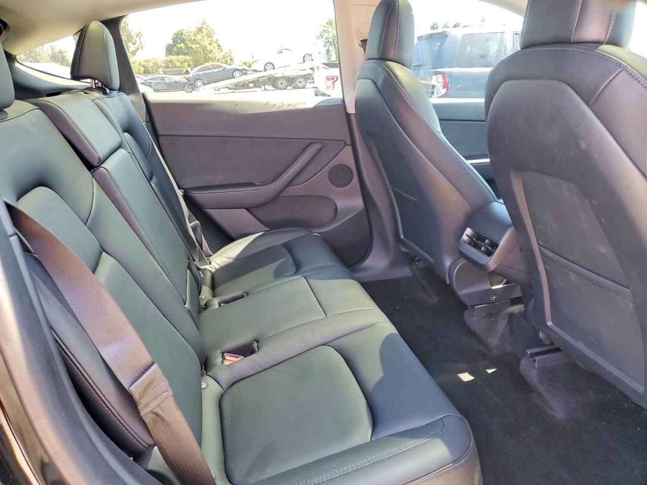 2022 Tesla Model Y Черный vin: 7SAYGDEF0NF336813