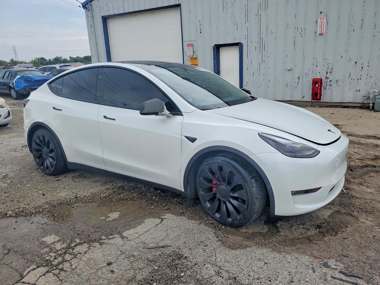 2023 Tesla Model Y White vin: 7SAYGDEF0PF830026