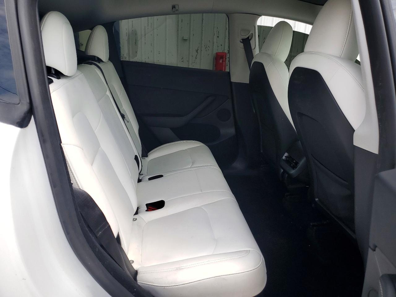 2023 Tesla Model Y White vin: 7SAYGDEF0PF830026