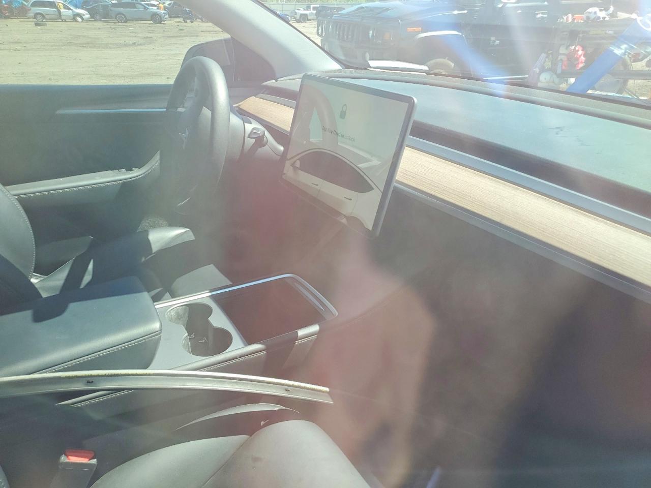 2023 Tesla Model Y White vin: 7SAYGDEF0PF860093
