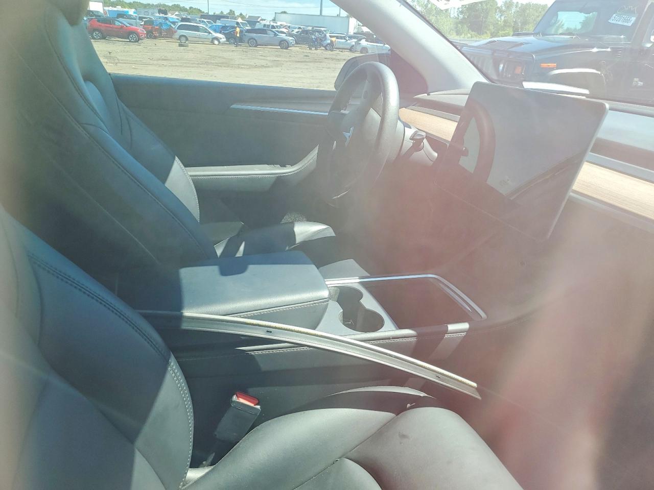 2023 Tesla Model Y White vin: 7SAYGDEF0PF860093