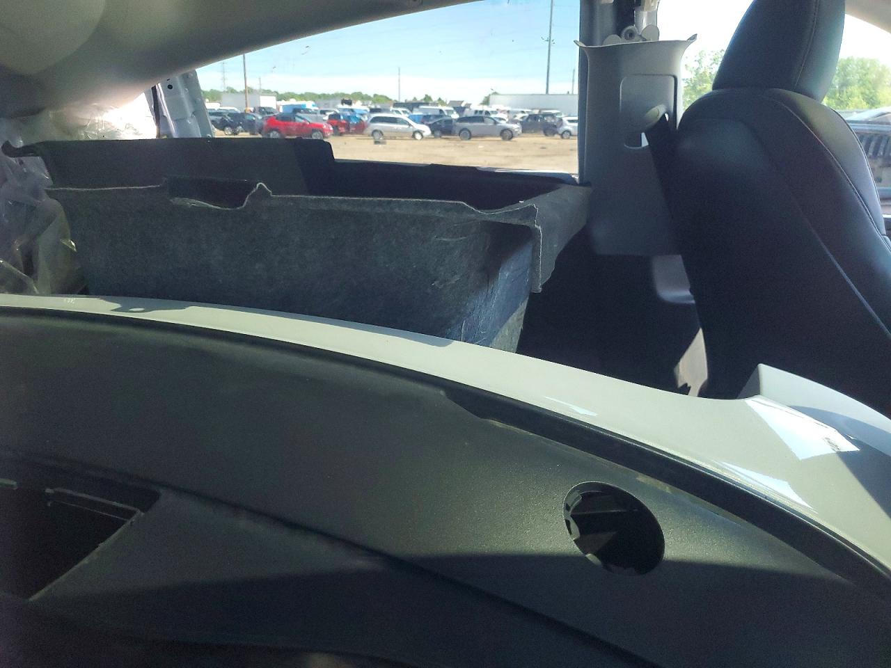 2023 Tesla Model Y White vin: 7SAYGDEF0PF860093