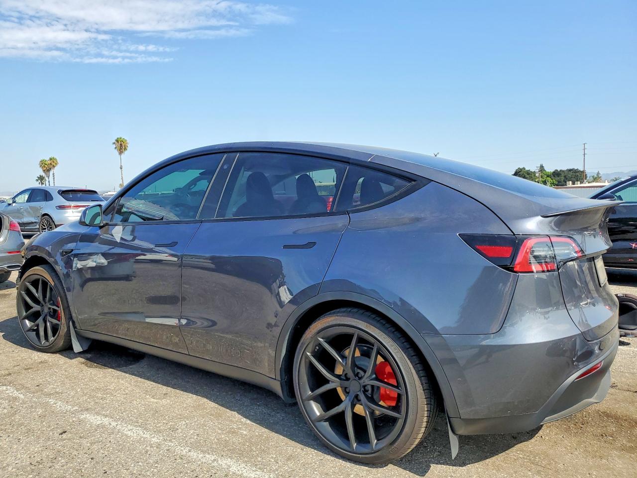 2020 Tesla Model  Y Gray vin: 7SAYGDEF1PF698166