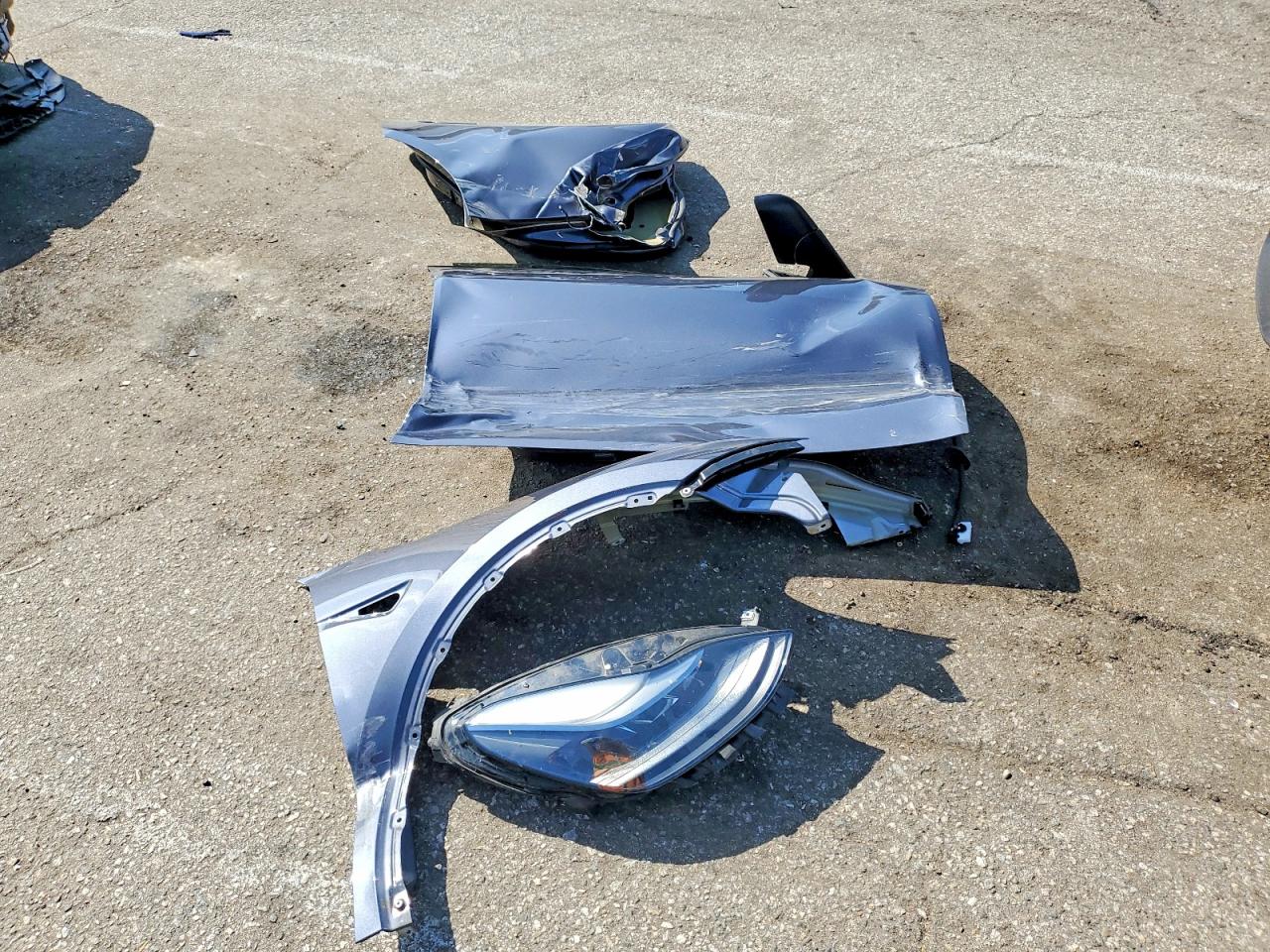 2020 Tesla Model  Y Gray vin: 7SAYGDEF1PF698166