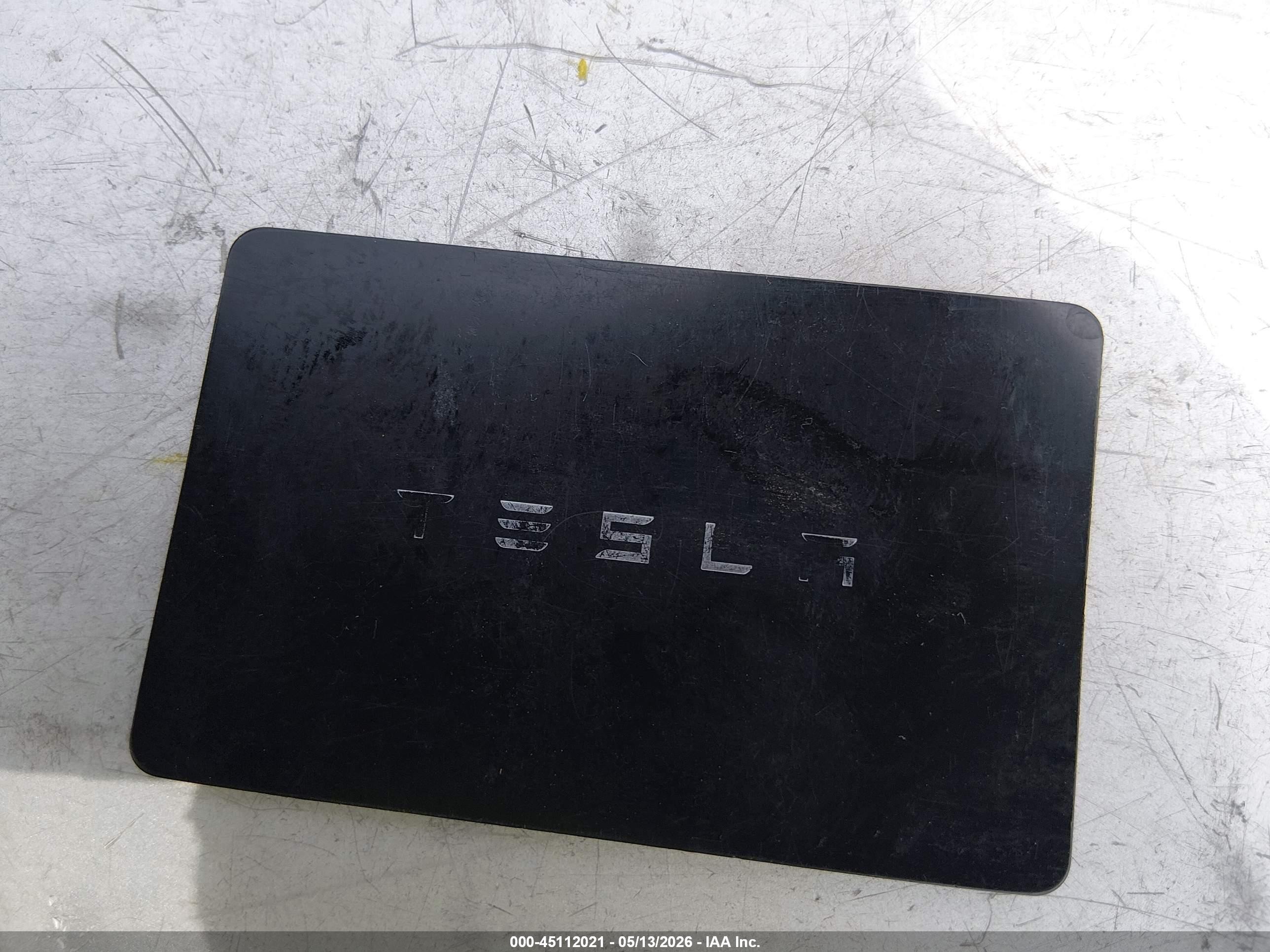 2023 Tesla Model Y Performance Dual Motor All-wheel Drive White vin: 7SAYGDEF1PF700983