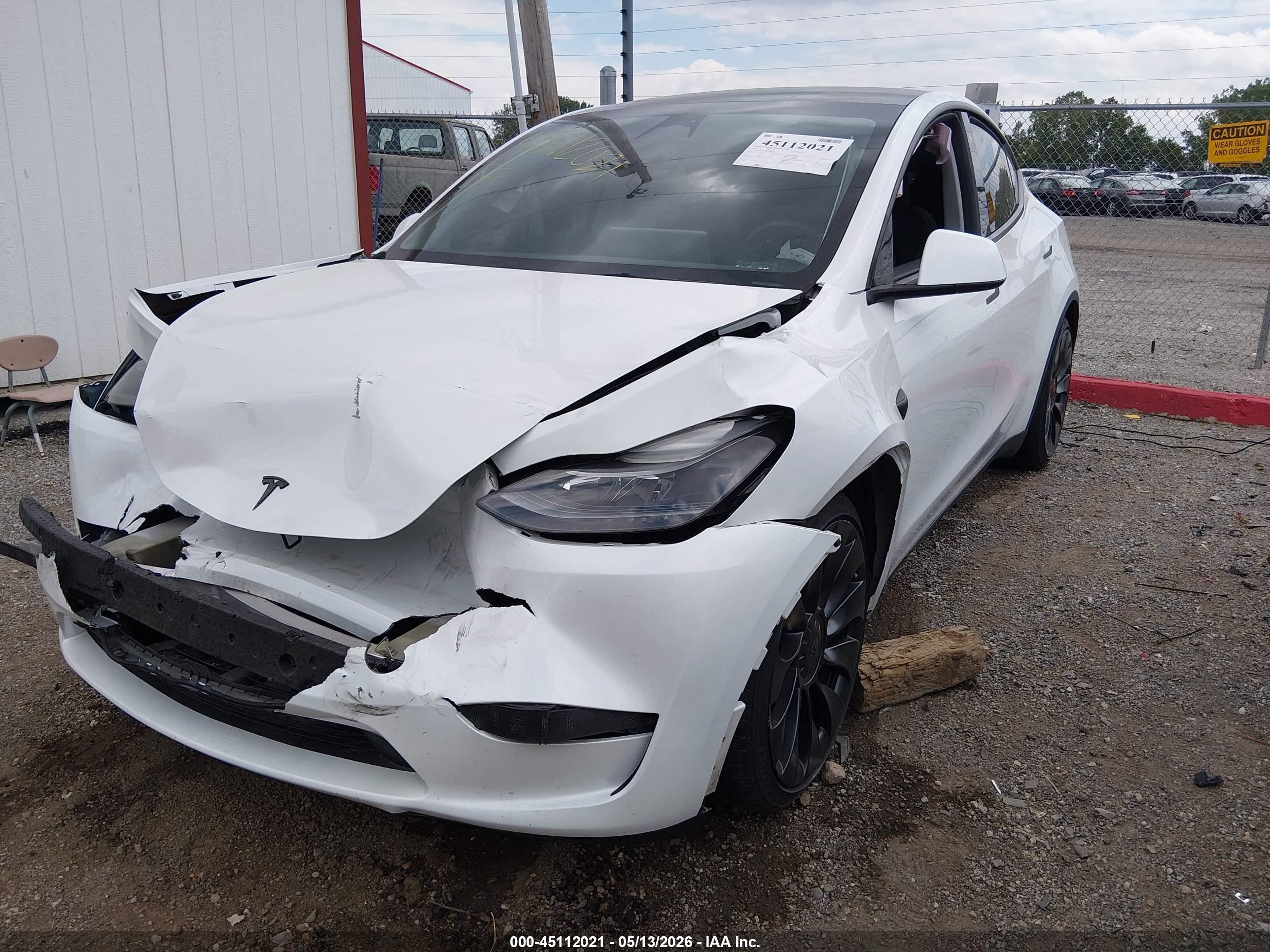 2023 Tesla Model Y Performance Dual Motor All-wheel Drive White vin: 7SAYGDEF1PF700983