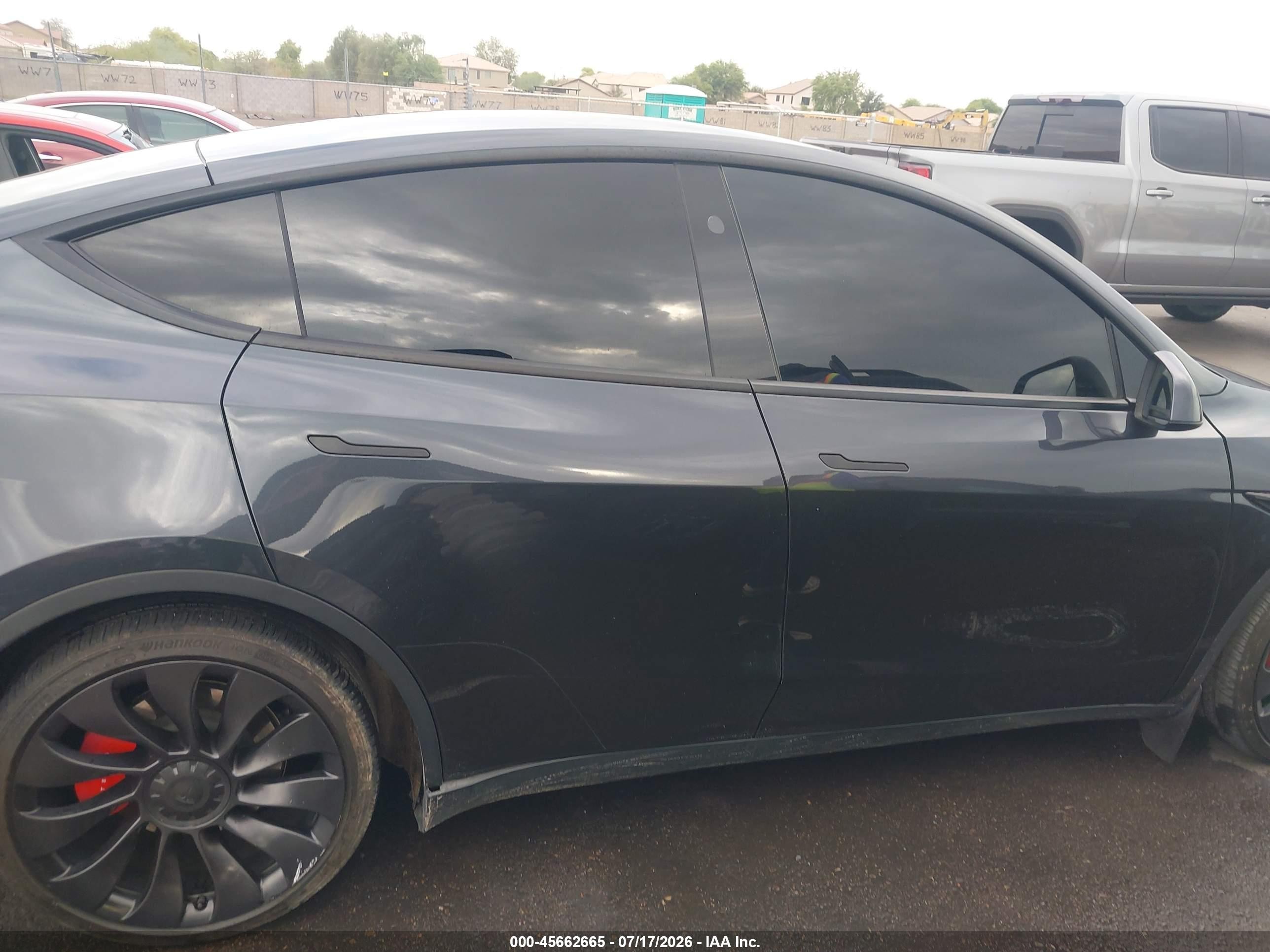2024 Tesla Model Y Performance Dual Motor All-wheel Drive Black vin: 7SAYGDEF1RF072362