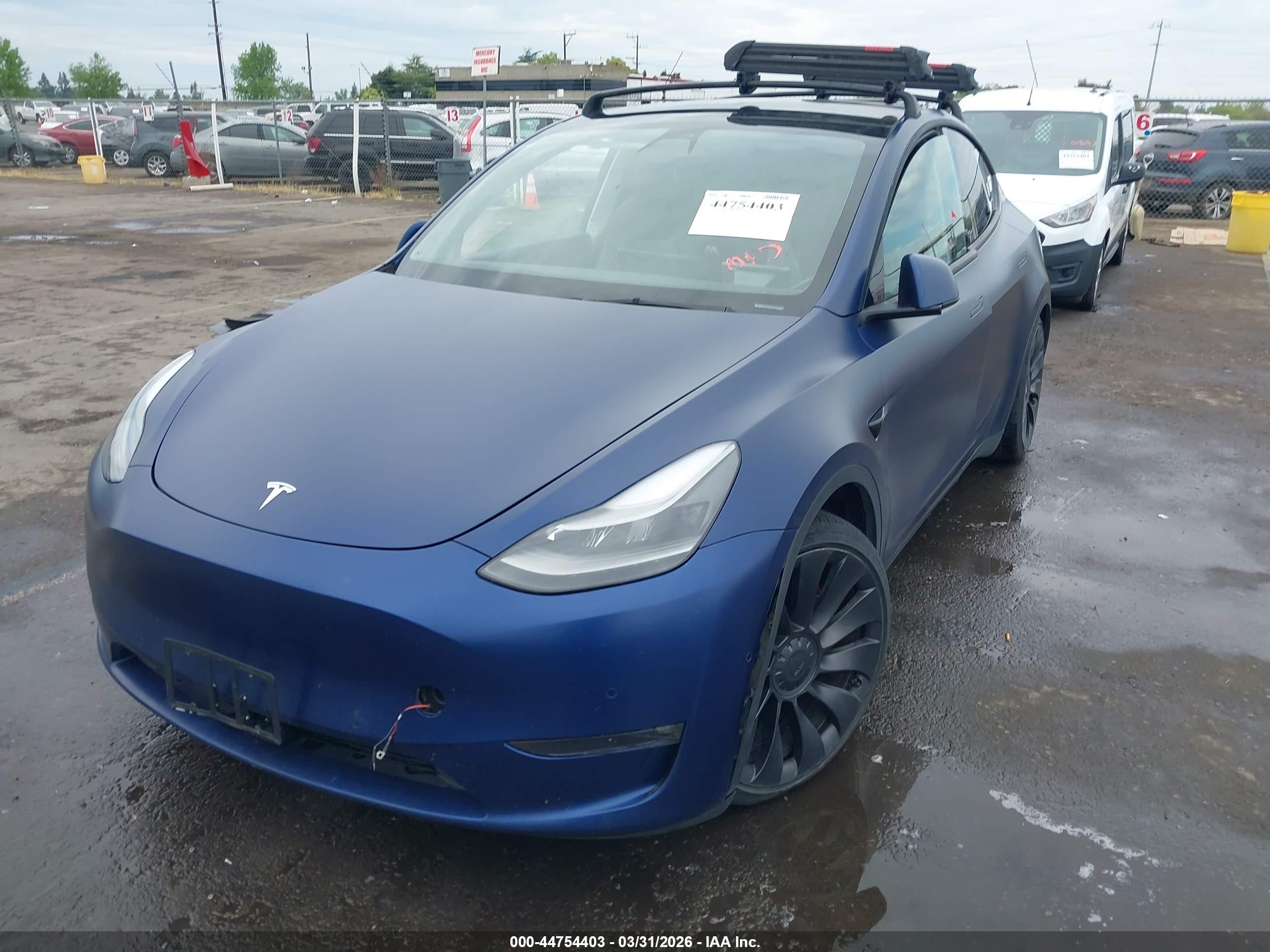 2022 Tesla Model Y Performance Dual Motor All-wheel Drive Синий vin: 7SAYGDEF2NF337087