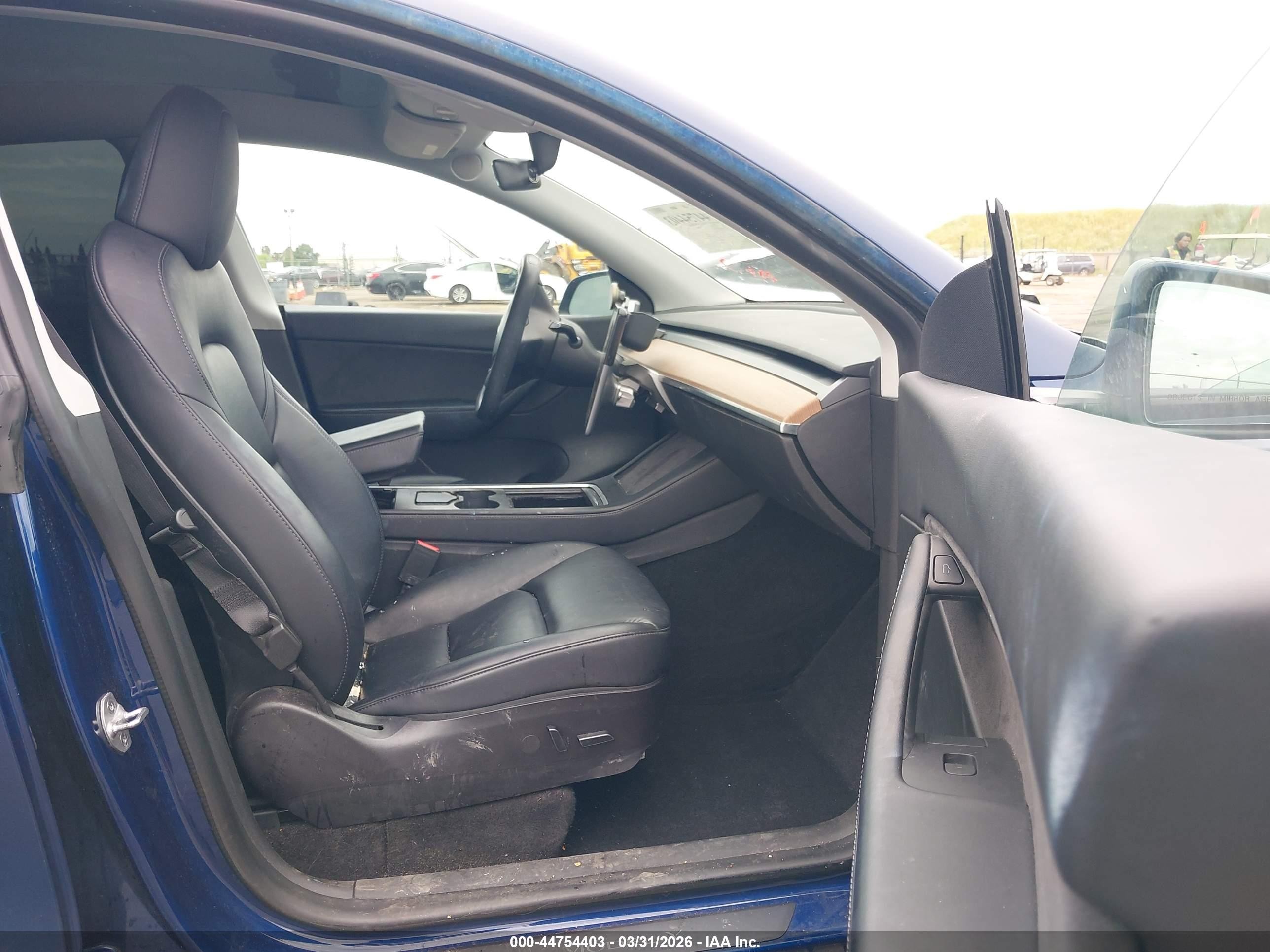2022 Tesla Model Y Performance Dual Motor All-wheel Drive Синий vin: 7SAYGDEF2NF337087