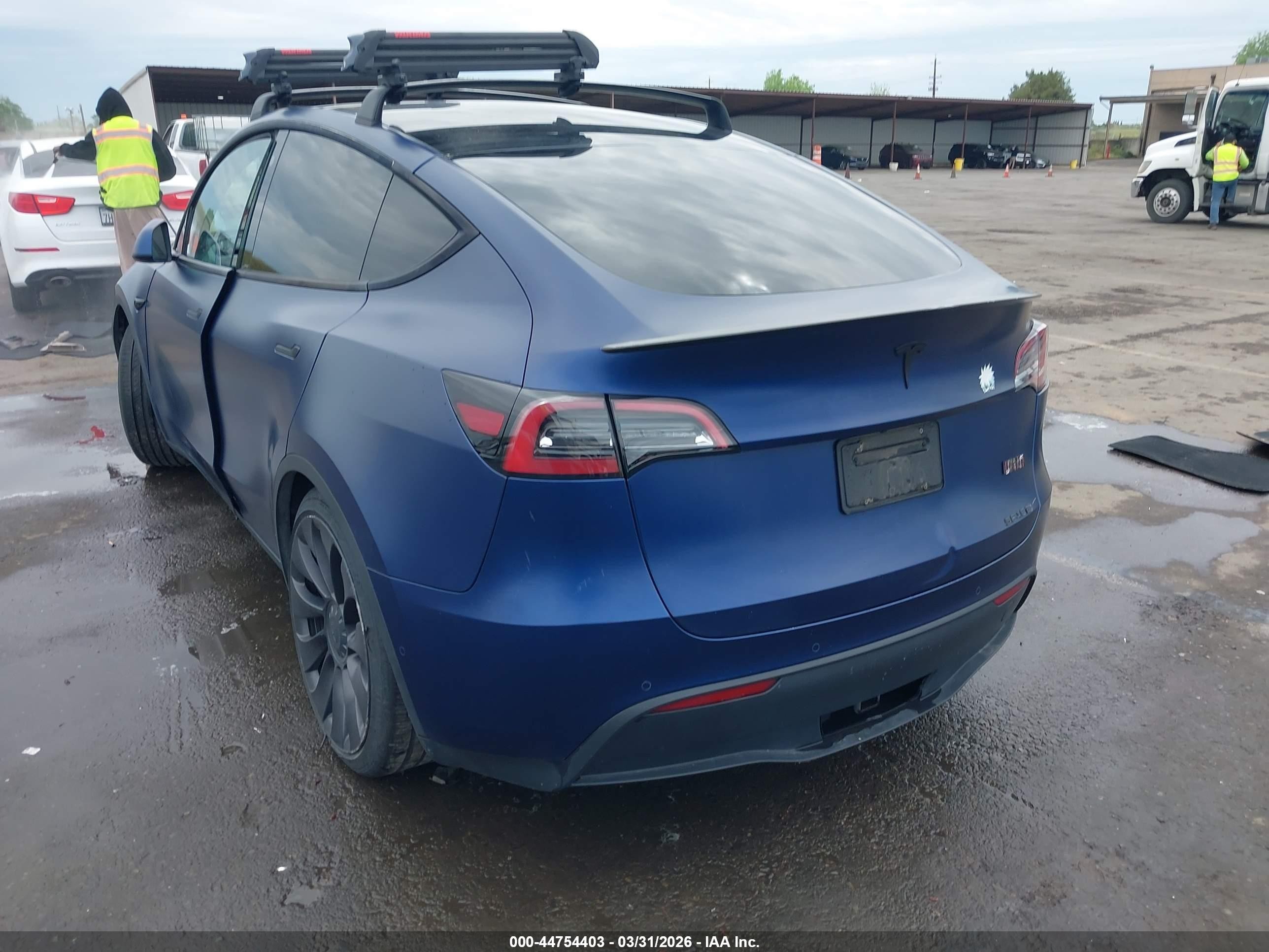 2022 Tesla Model Y Performance Dual Motor All-wheel Drive Синий vin: 7SAYGDEF2NF337087