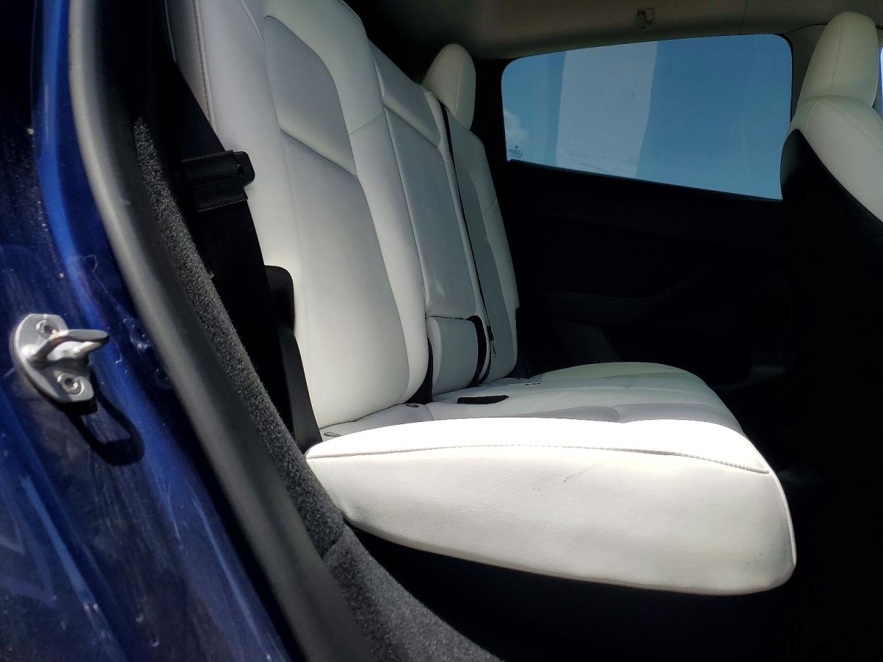 2023 Tesla Model Y Blue vin: 7SAYGDEF2PF749870