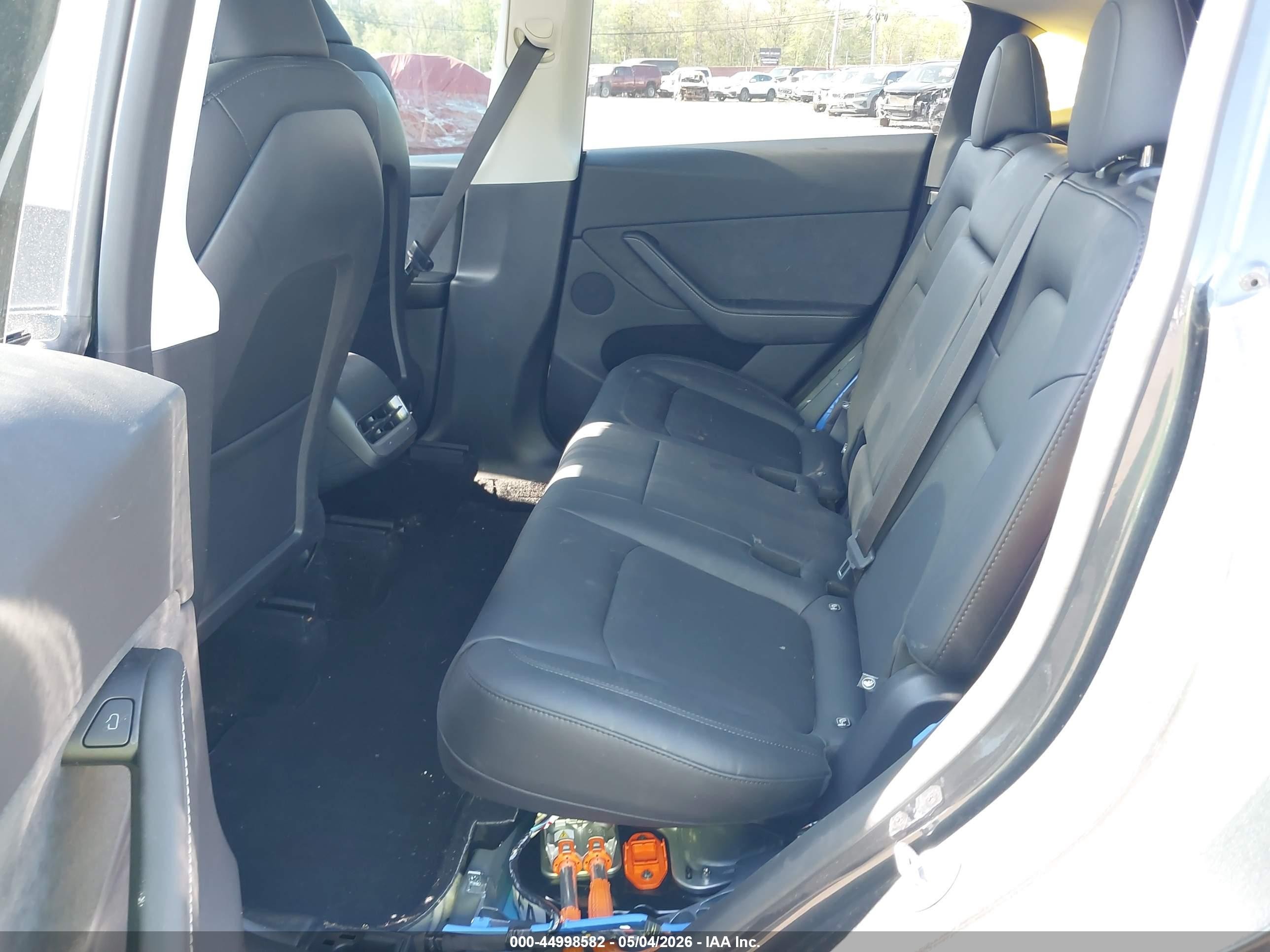 2024 Tesla Model Y Performance Dual Motor All-wheel Drive Gray vin: 7SAYGDEF2RA333527