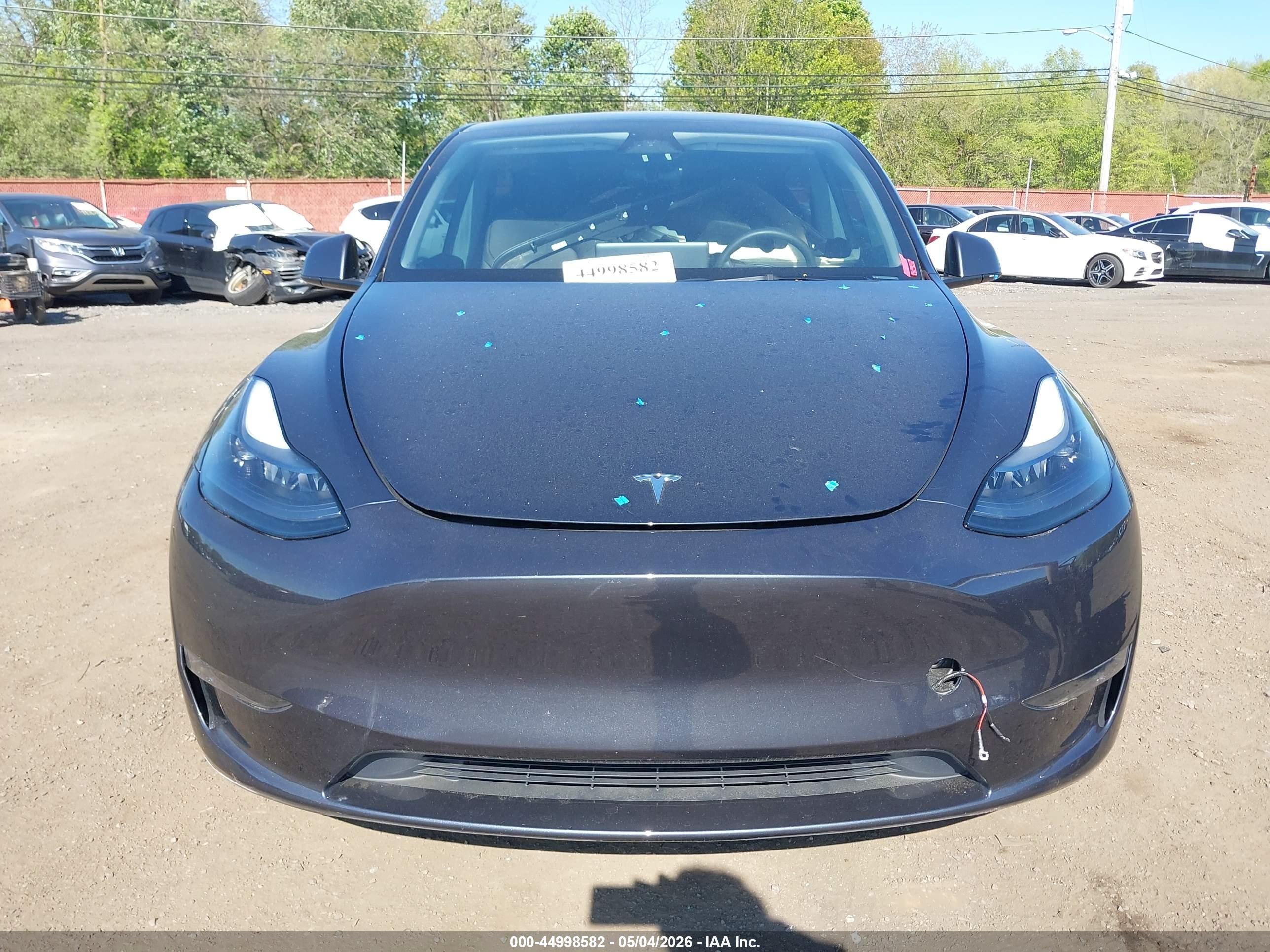 2024 Tesla Model Y Performance Dual Motor All-wheel Drive Gray vin: 7SAYGDEF2RA333527