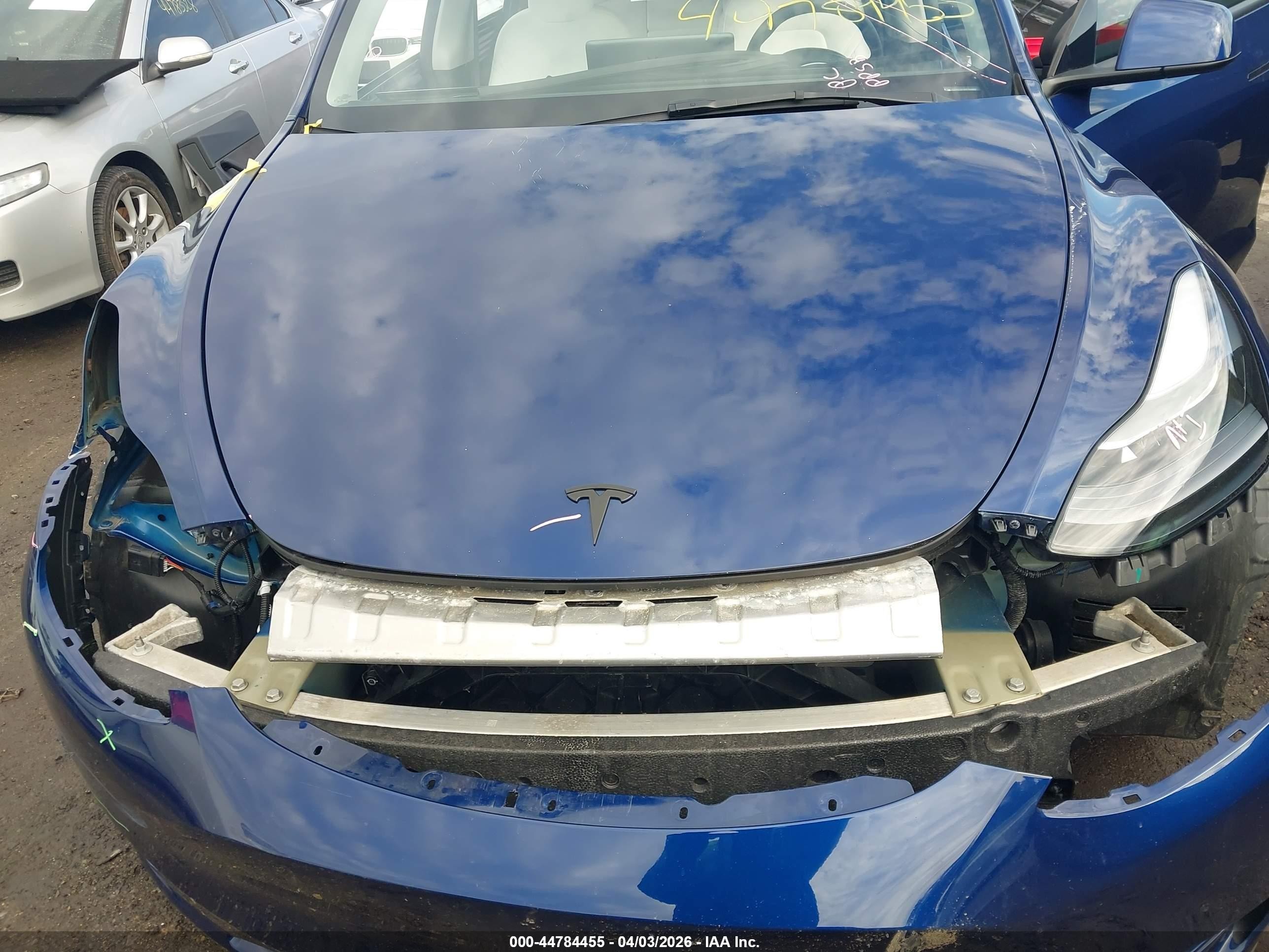 2023 Tesla Model Y Performance Dual Motor All-wheel Drive Blue vin: 7SAYGDEF4PF794969