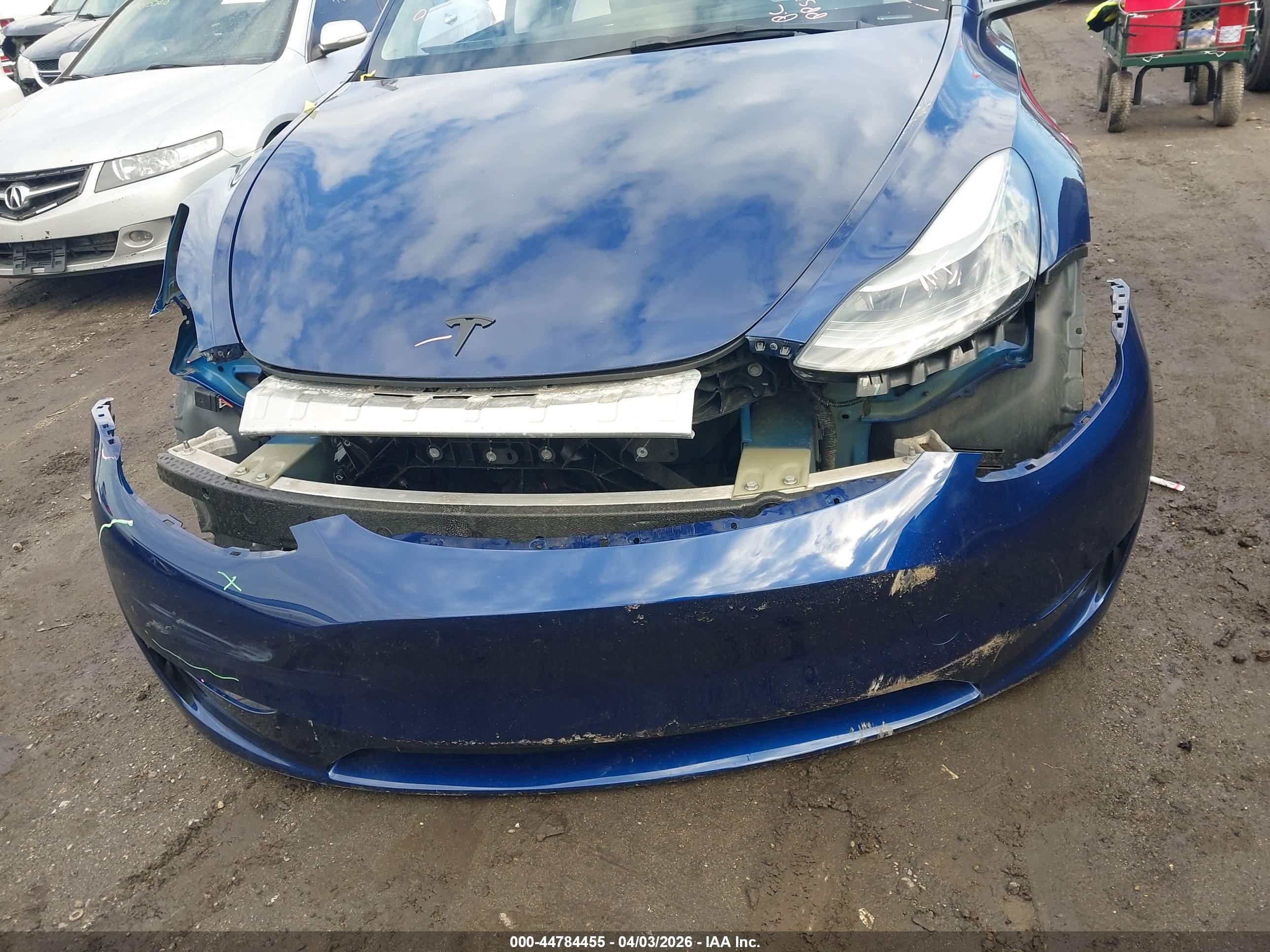 2023 Tesla Model Y Performance Dual Motor All-wheel Drive Blue vin: 7SAYGDEF4PF794969