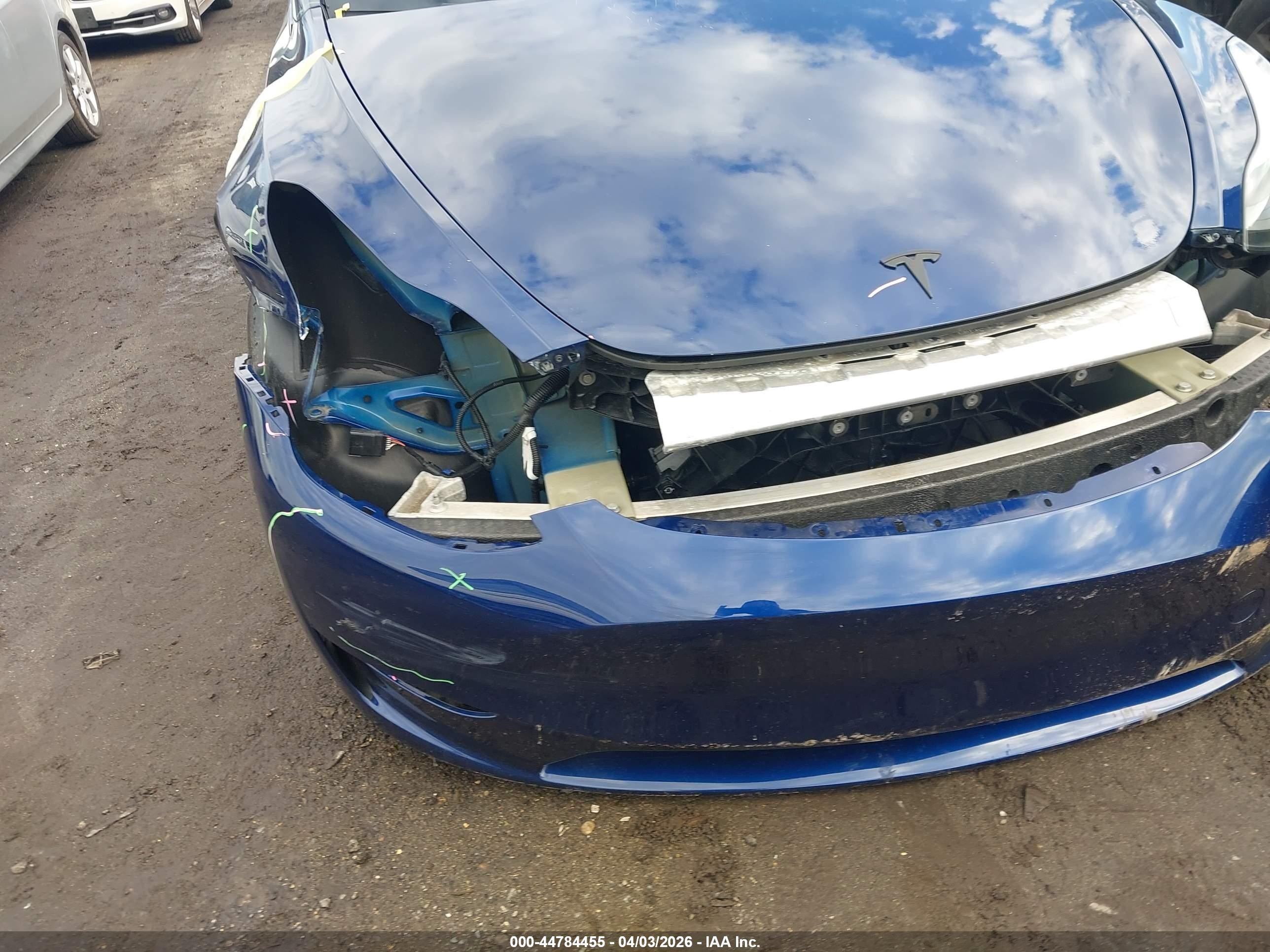 2023 Tesla Model Y Performance Dual Motor All-wheel Drive Blue vin: 7SAYGDEF4PF794969