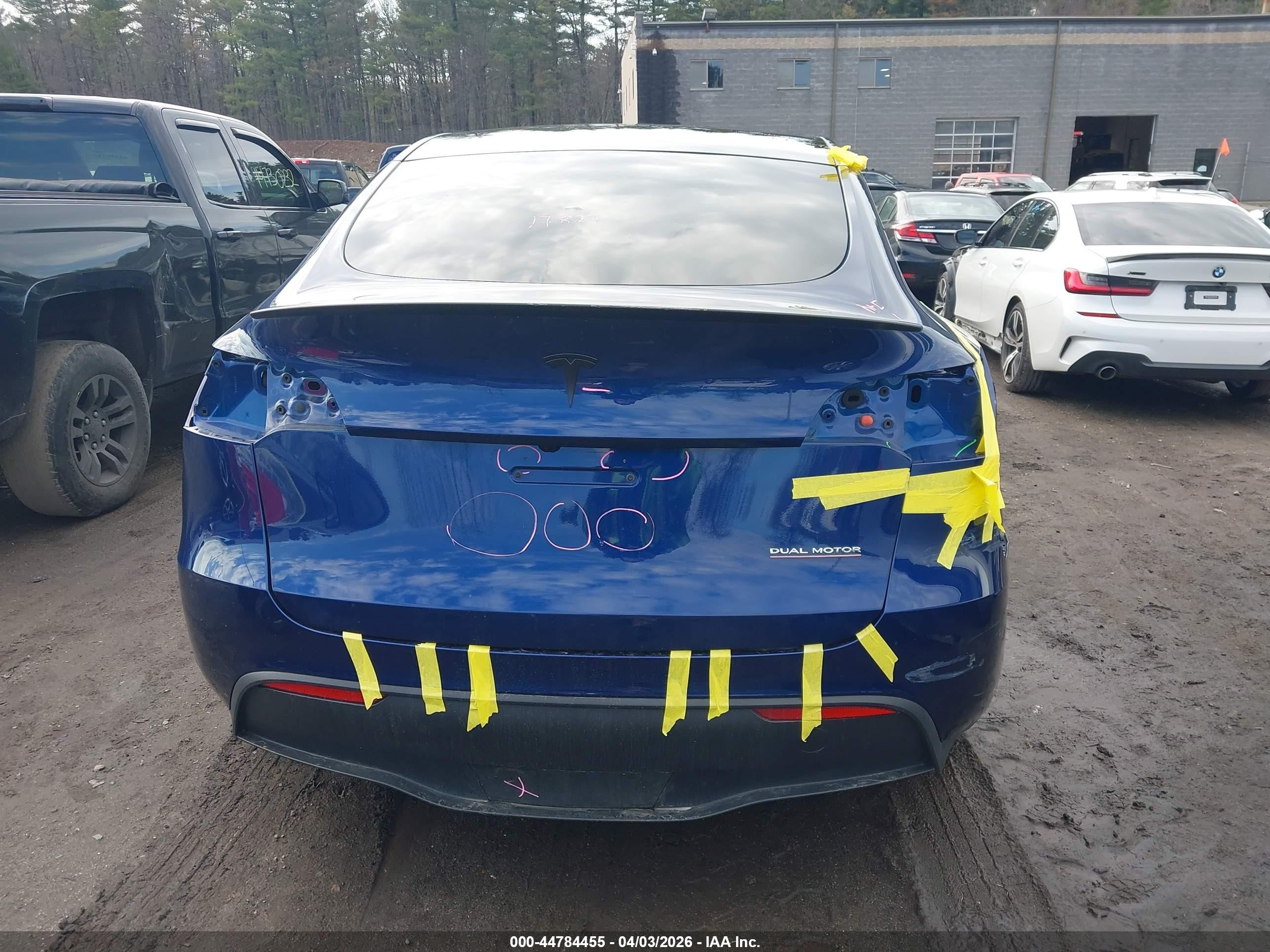 2023 Tesla Model Y Performance Dual Motor All-wheel Drive Blue vin: 7SAYGDEF4PF794969