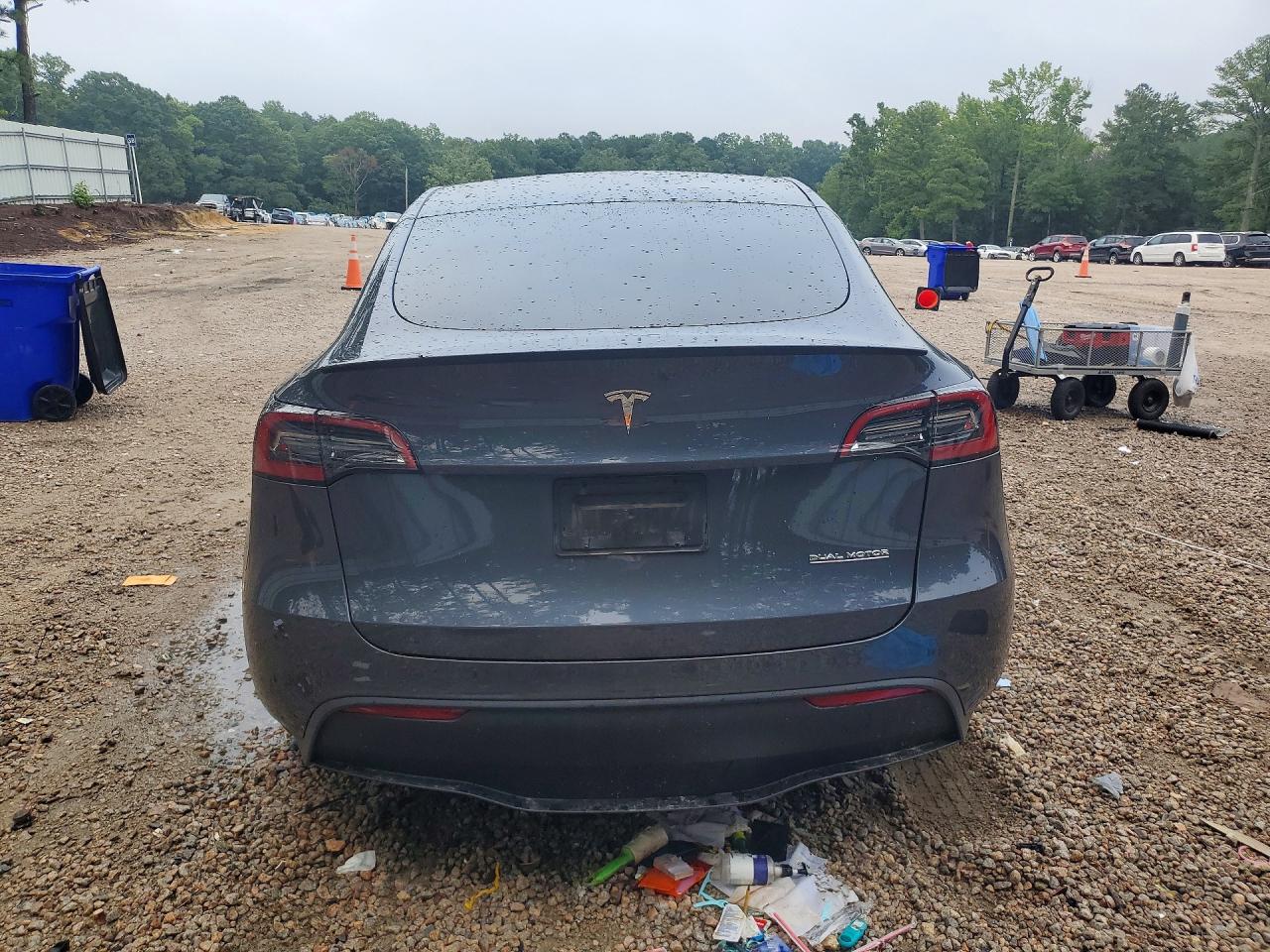 2023 Tesla Model Y Gray vin: 7SAYGDEF4PF807347