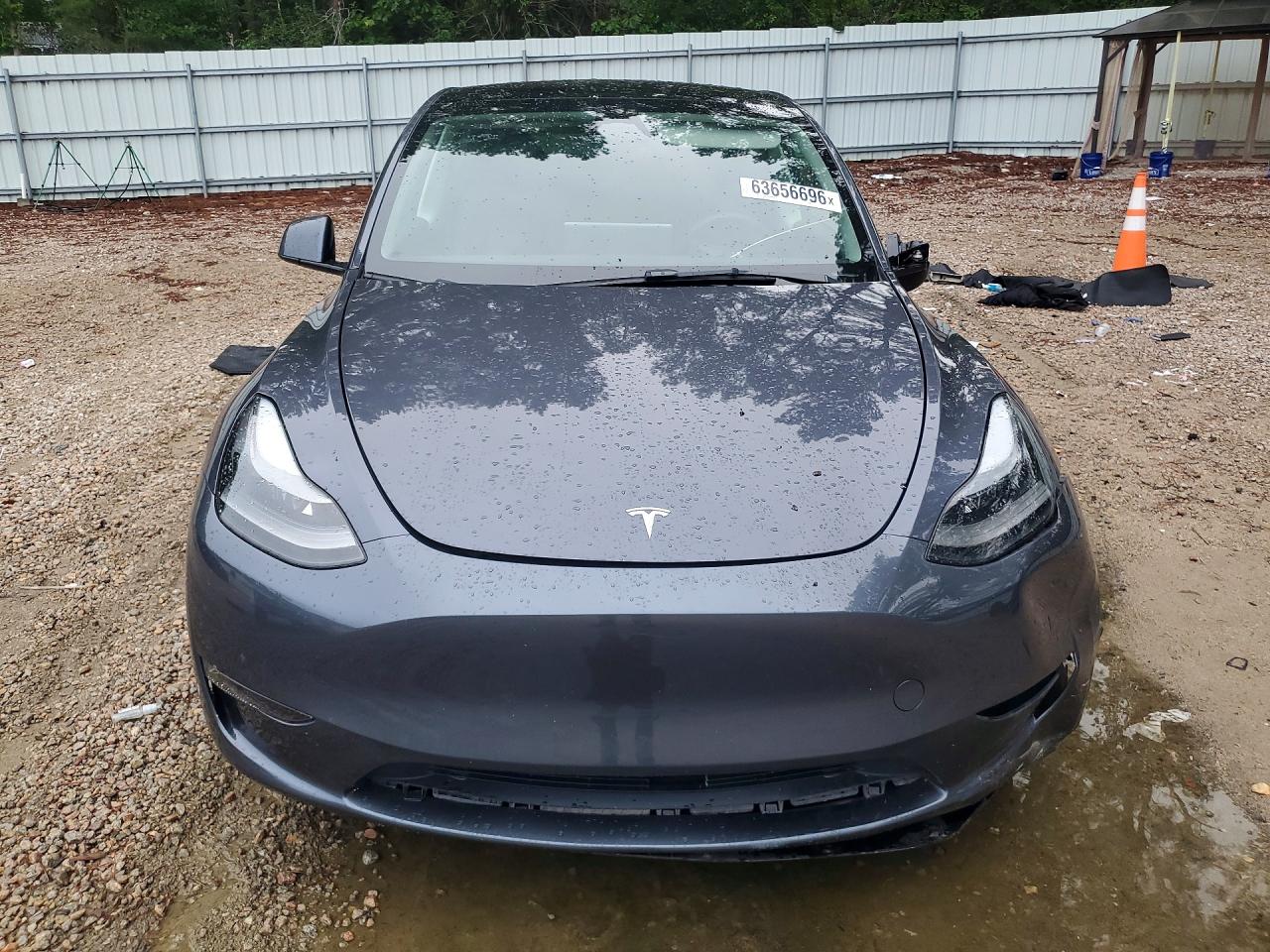 2023 Tesla Model Y Gray vin: 7SAYGDEF4PF807347