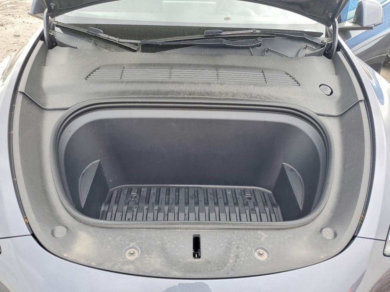 2023 Tesla Model Y Gray vin: 7SAYGDEF4PF920795