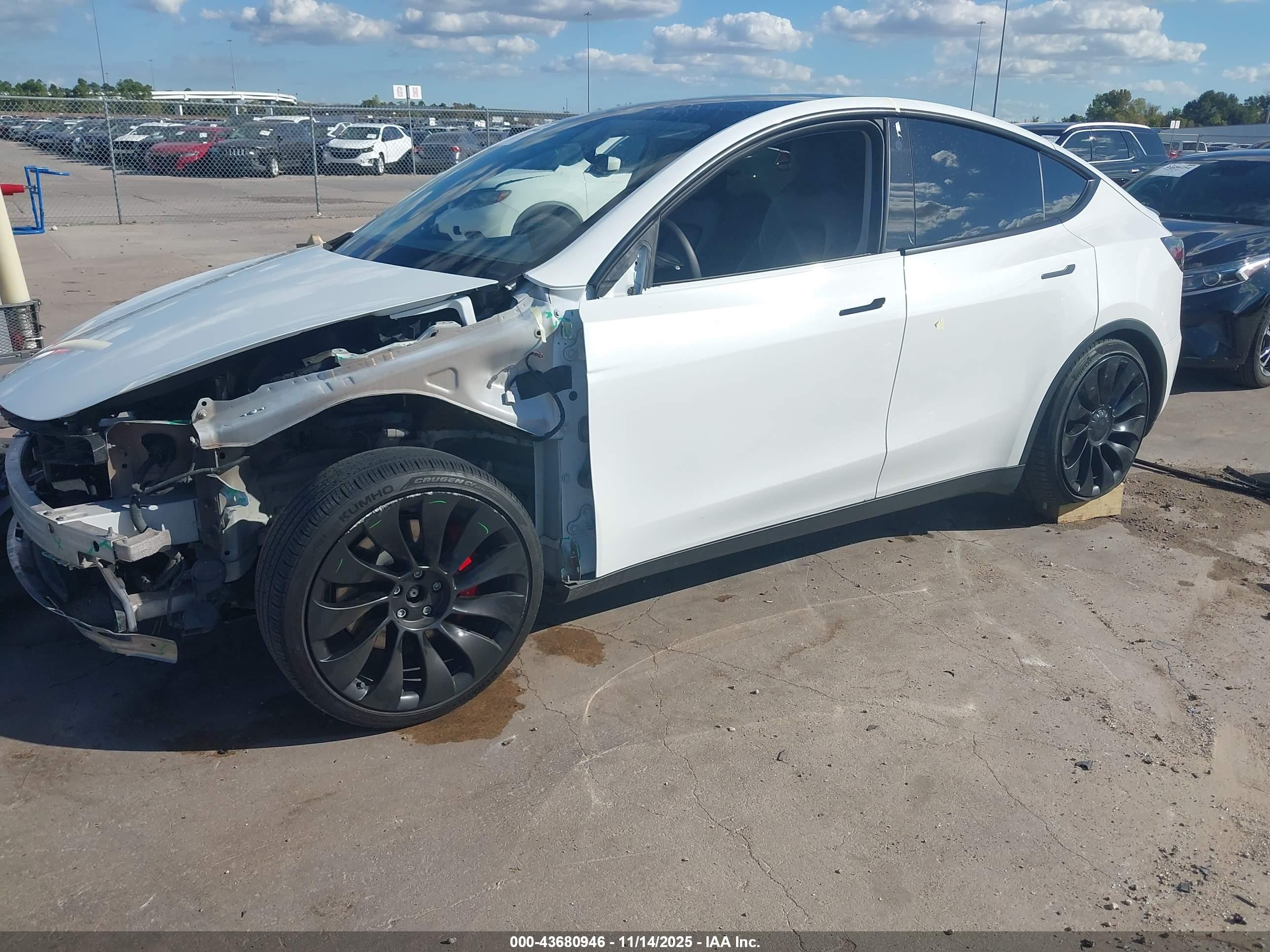 2022 Tesla Model Y Performance Dual Motor All-wheel Drive Белый vin: 7SAYGDEF5NF463332