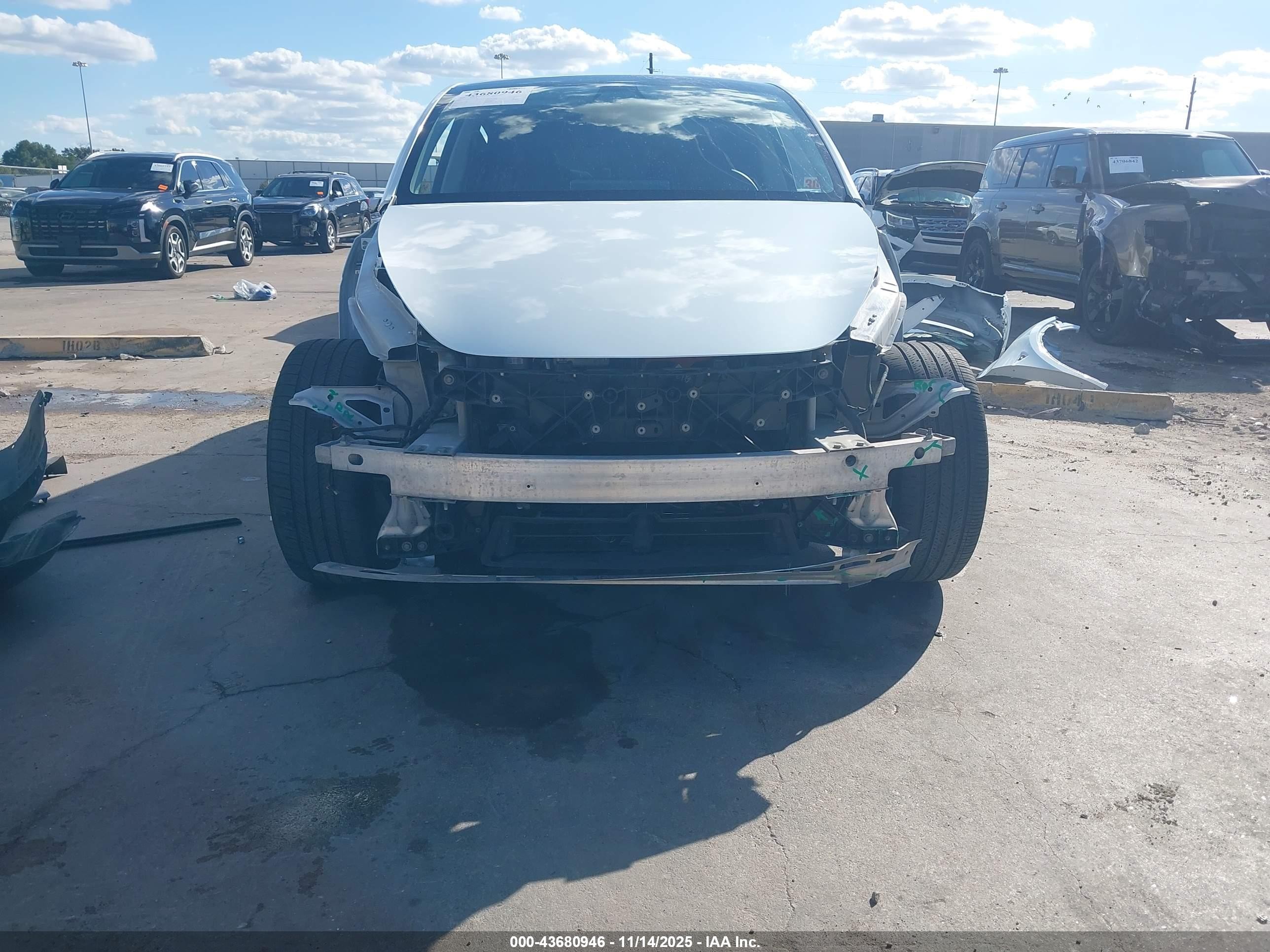 2022 Tesla Model Y Performance Dual Motor All-wheel Drive Белый vin: 7SAYGDEF5NF463332