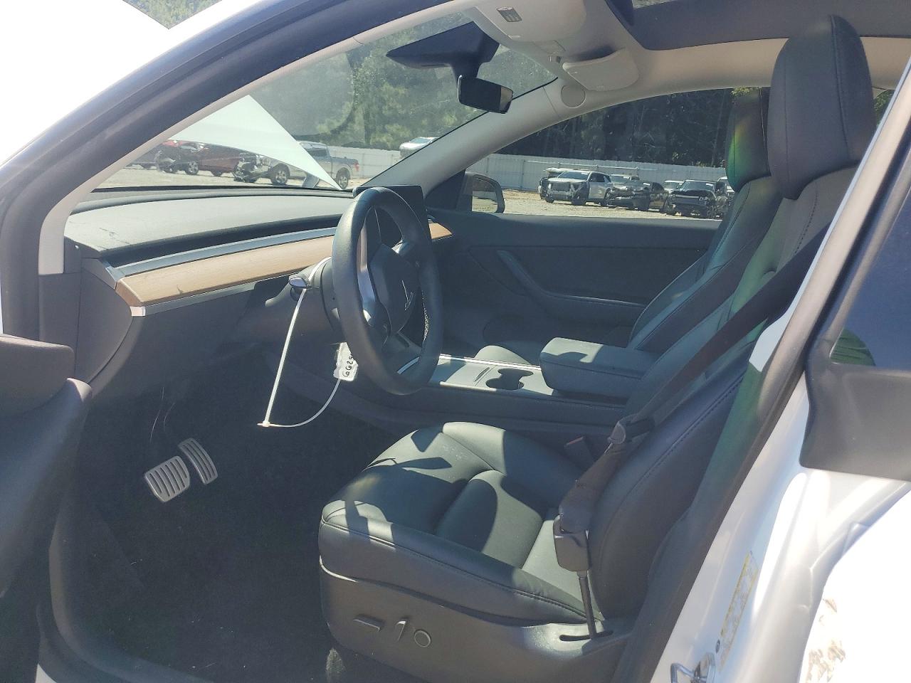2022 Tesla Model Y White vin: 7SAYGDEF6NF440707