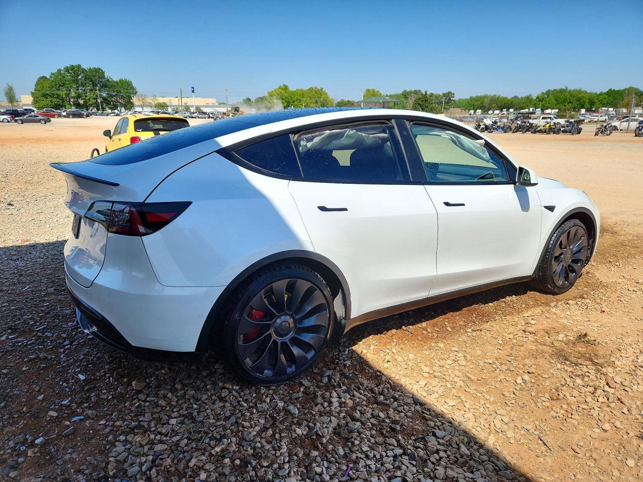 2022 Tesla Model Y White vin: 7SAYGDEF6NF452761