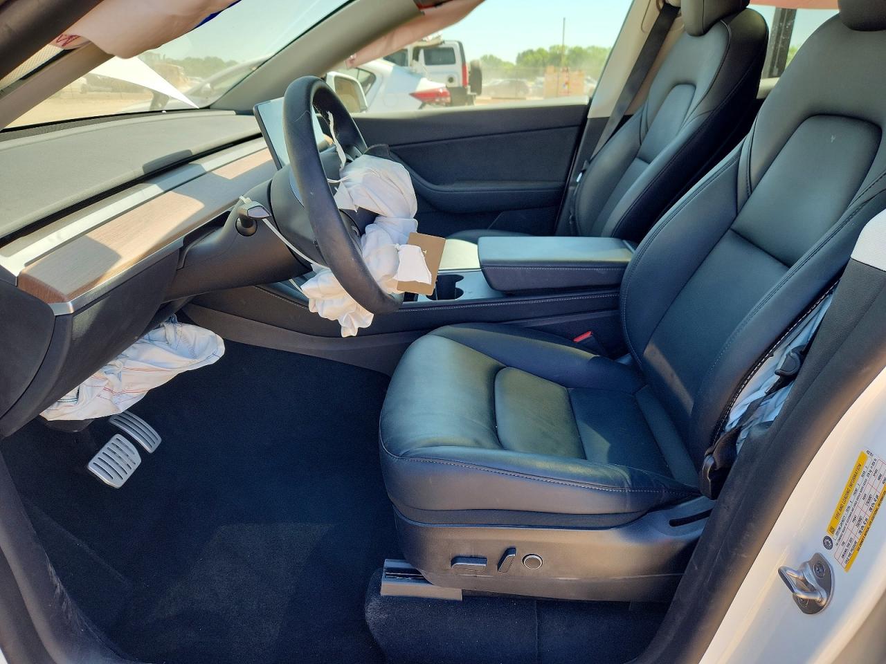 2022 Tesla Model Y White vin: 7SAYGDEF6NF452761