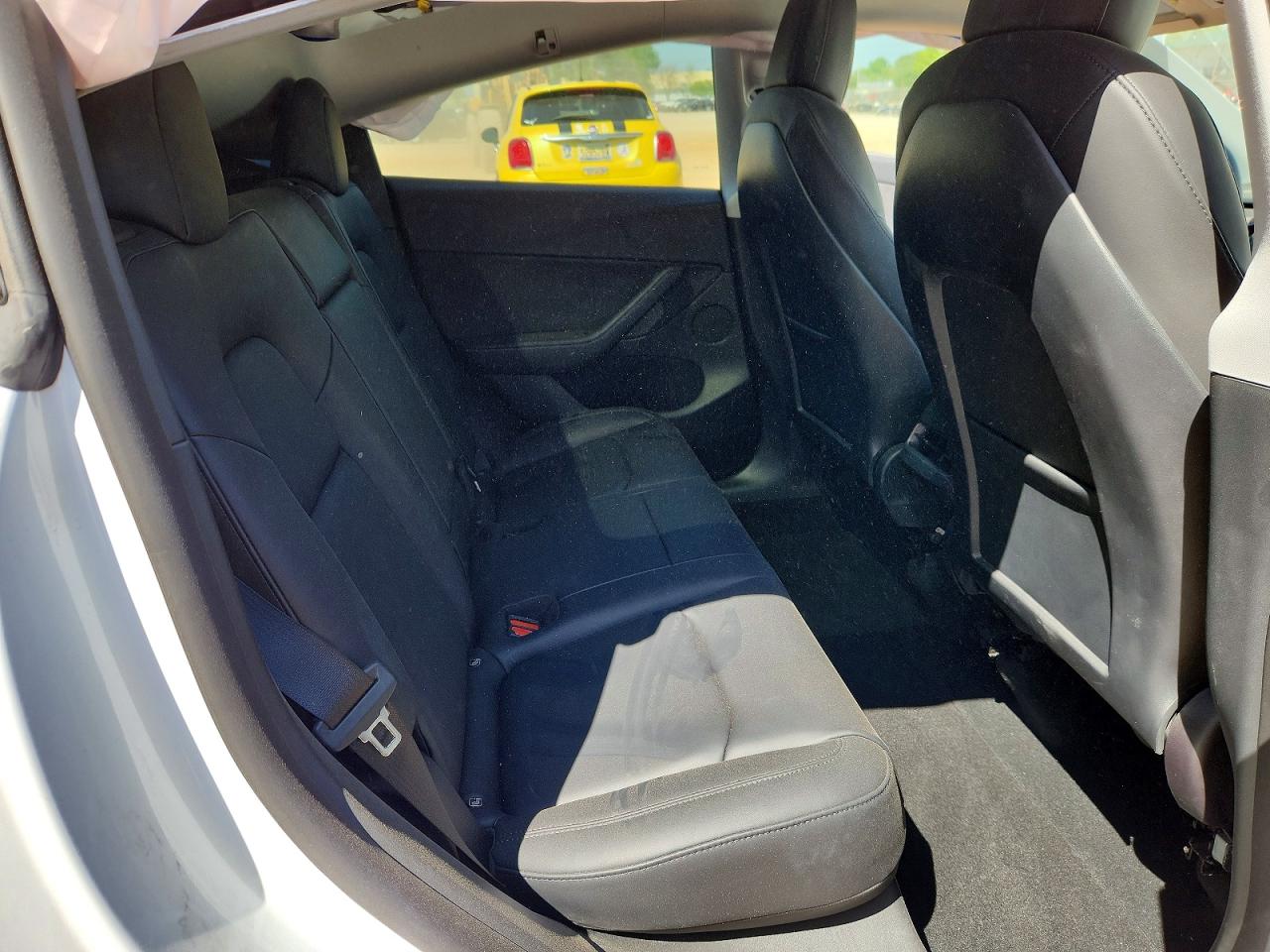 2022 Tesla Model Y White vin: 7SAYGDEF6NF452761