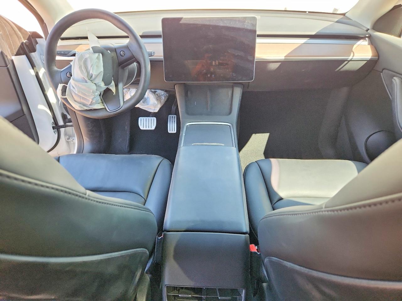 2022 Tesla Model Y White vin: 7SAYGDEF6NF452761