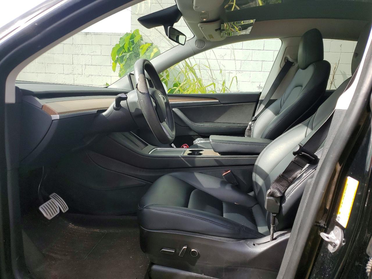 2023 Tesla Model Y Black vin: 7SAYGDEF6PF666975