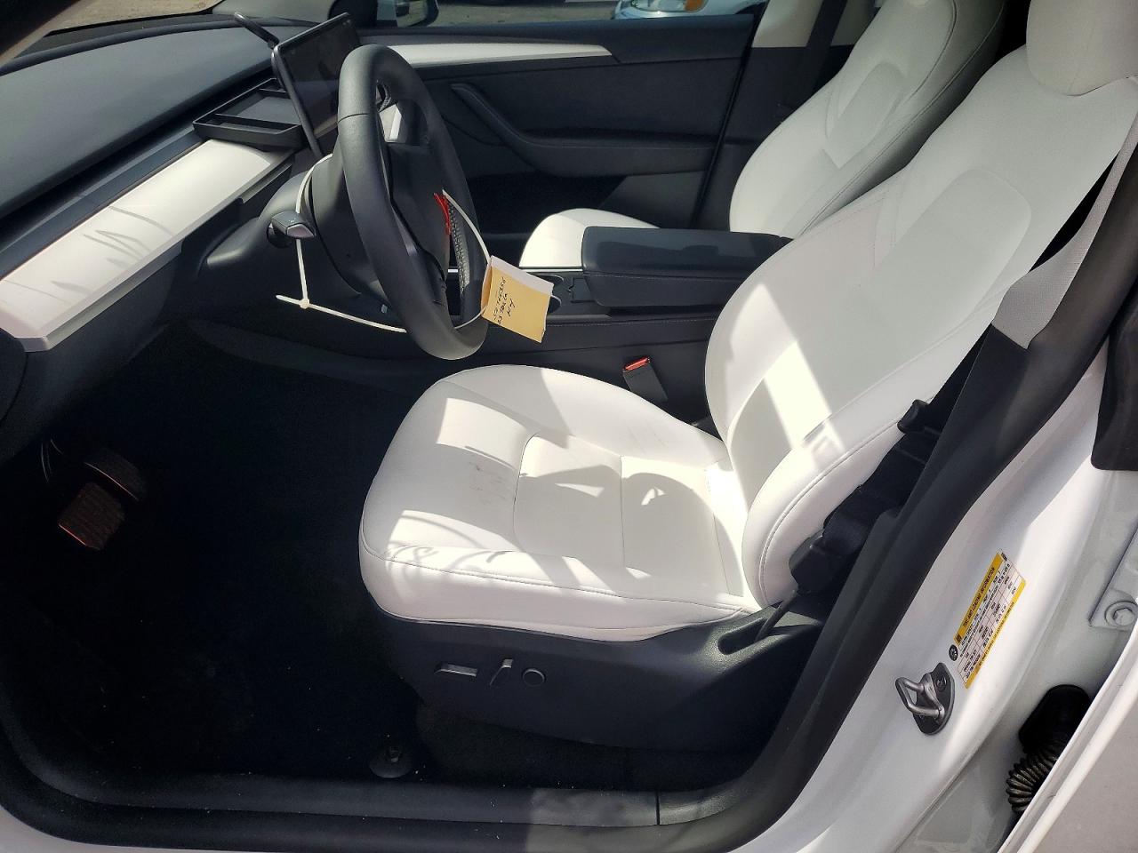 2023 Tesla Model Y White vin: 7SAYGDEF6PF832900