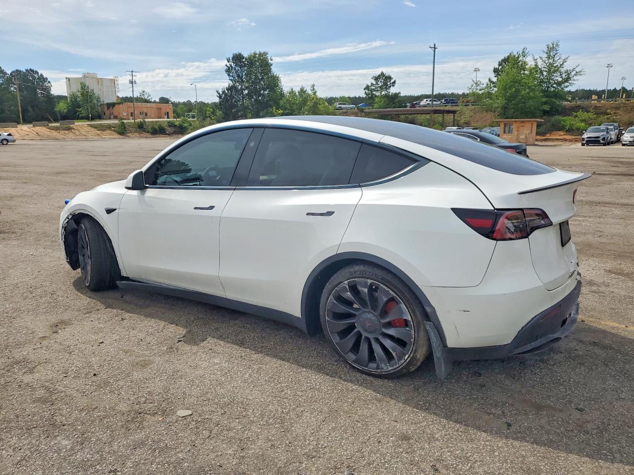 2023 Tesla Model Y White vin: 7SAYGDEF6PF832900