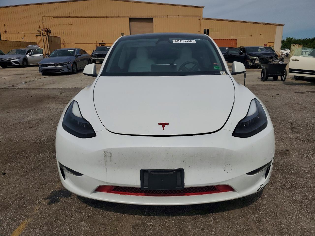 2023 Tesla Model Y White vin: 7SAYGDEF6PF832900