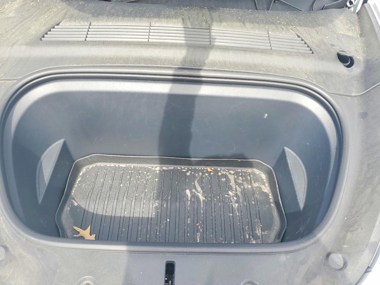2023 Tesla Model Y White vin: 7SAYGDEF6PF832900