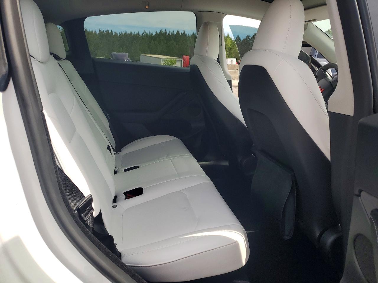 2023 Tesla Model Y White vin: 7SAYGDEF6PF832900