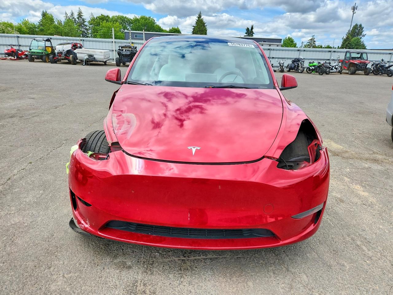 2023 Tesla Model Y Красный vin: 7SAYGDEF9PF870489