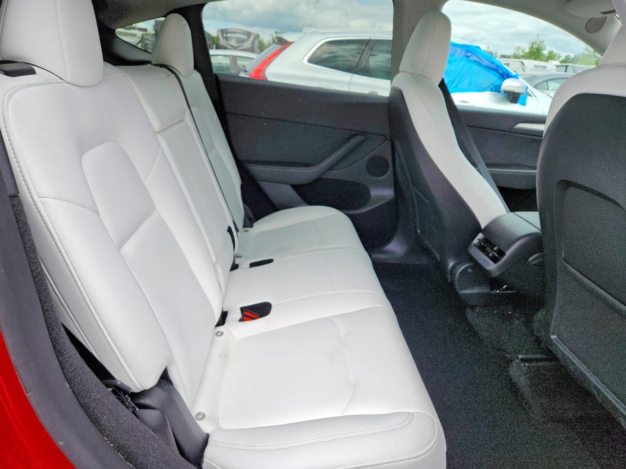 2023 Tesla Model Y Красный vin: 7SAYGDEF9PF870489