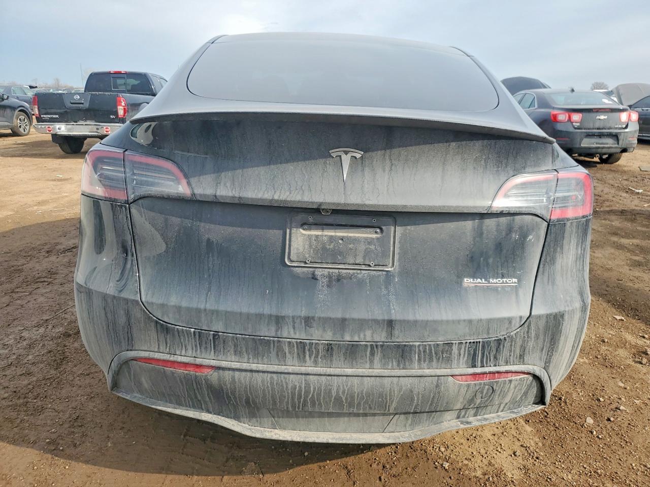 2025 Tesla Model Y Черный vin: 7SAYGDEF9SA341887