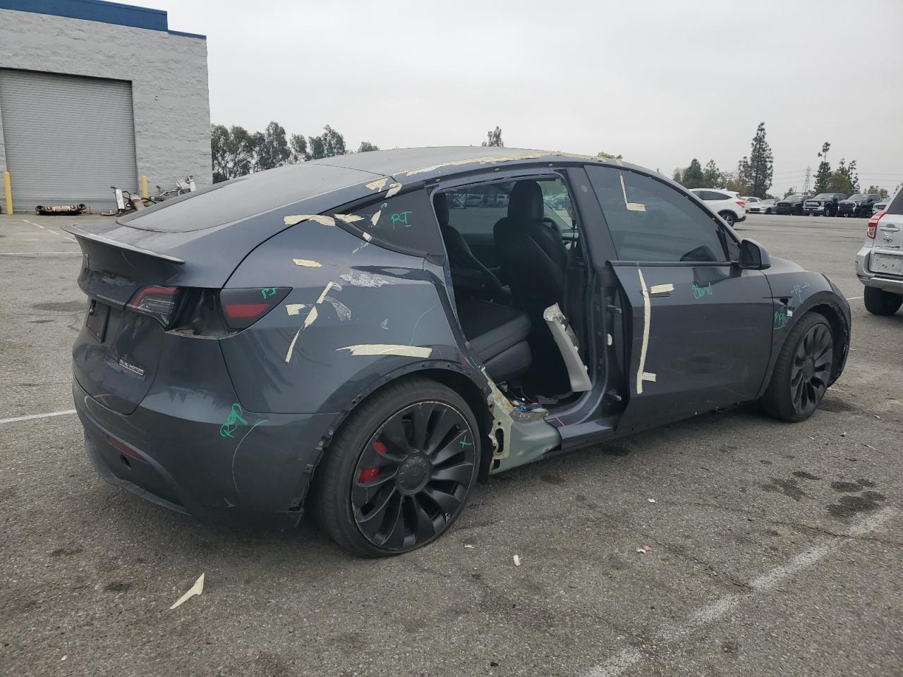 2022 Tesla Model Y Black vin: 7SAYGDEFXNF417141