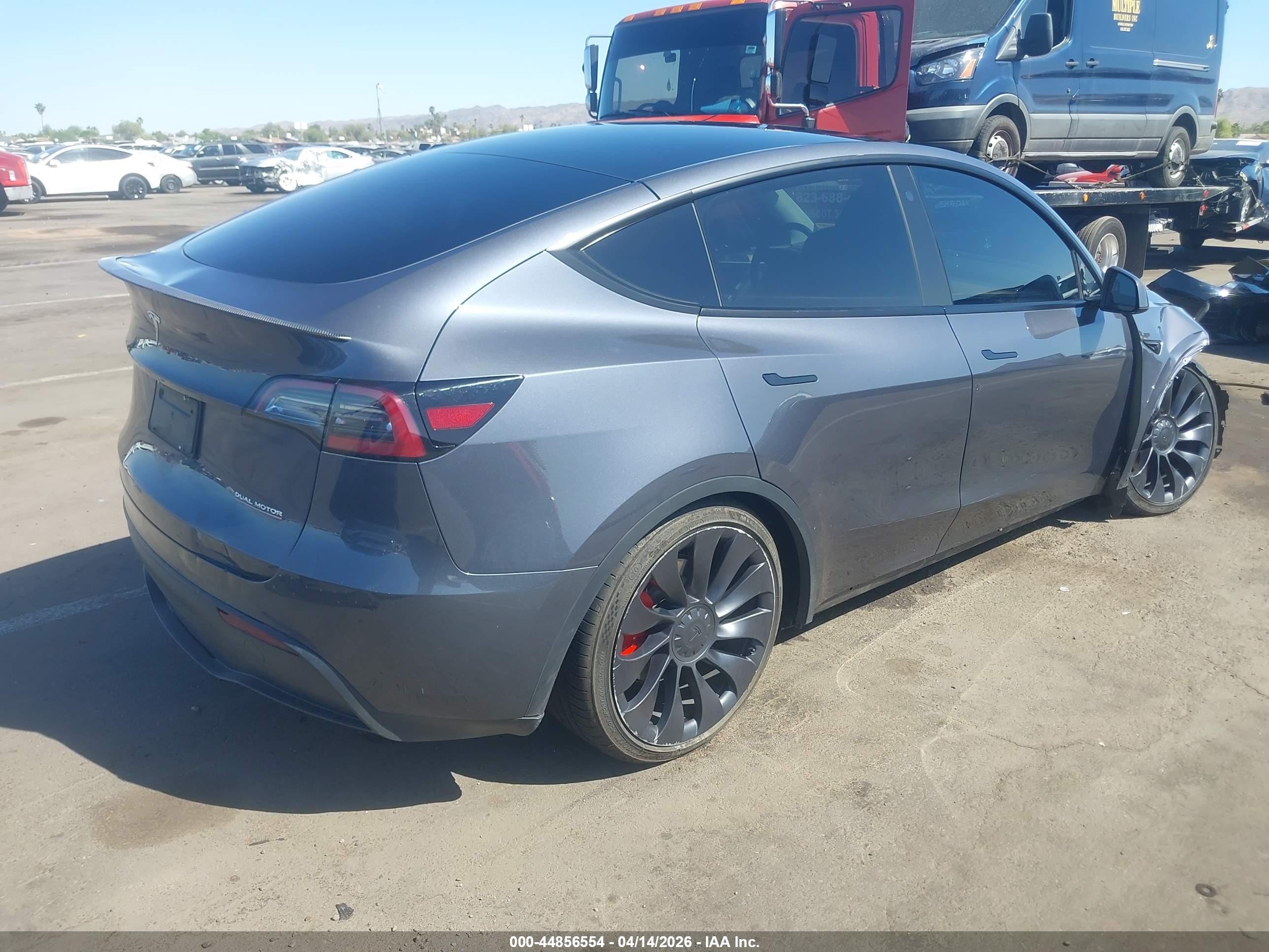 2023 Tesla Model Y Performance Dual Motor All-wheel Drive Gray vin: 7SAYGDEFXPF782356