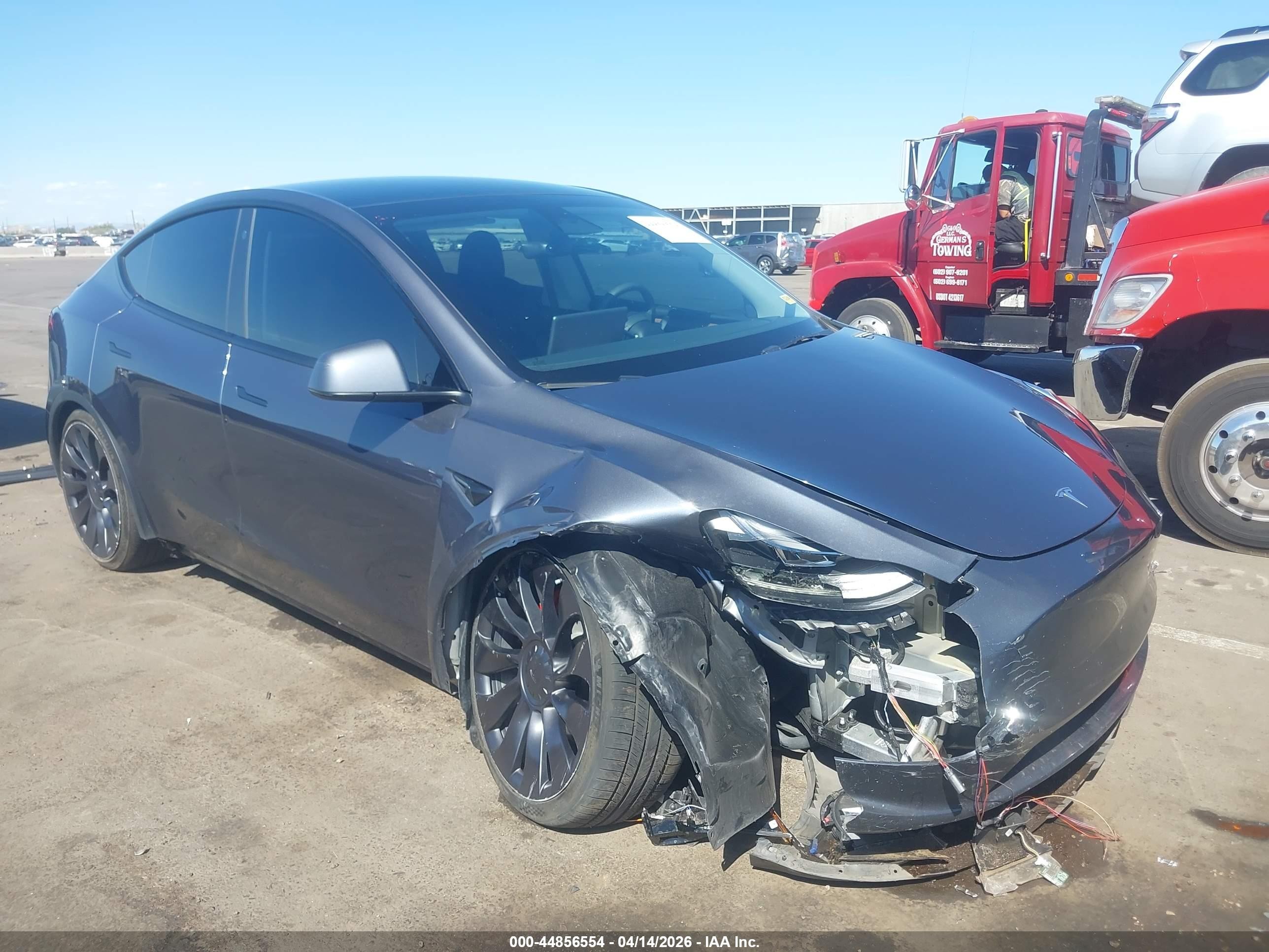 2023 Tesla Model Y Performance Dual Motor All-wheel Drive Gray vin: 7SAYGDEFXPF782356