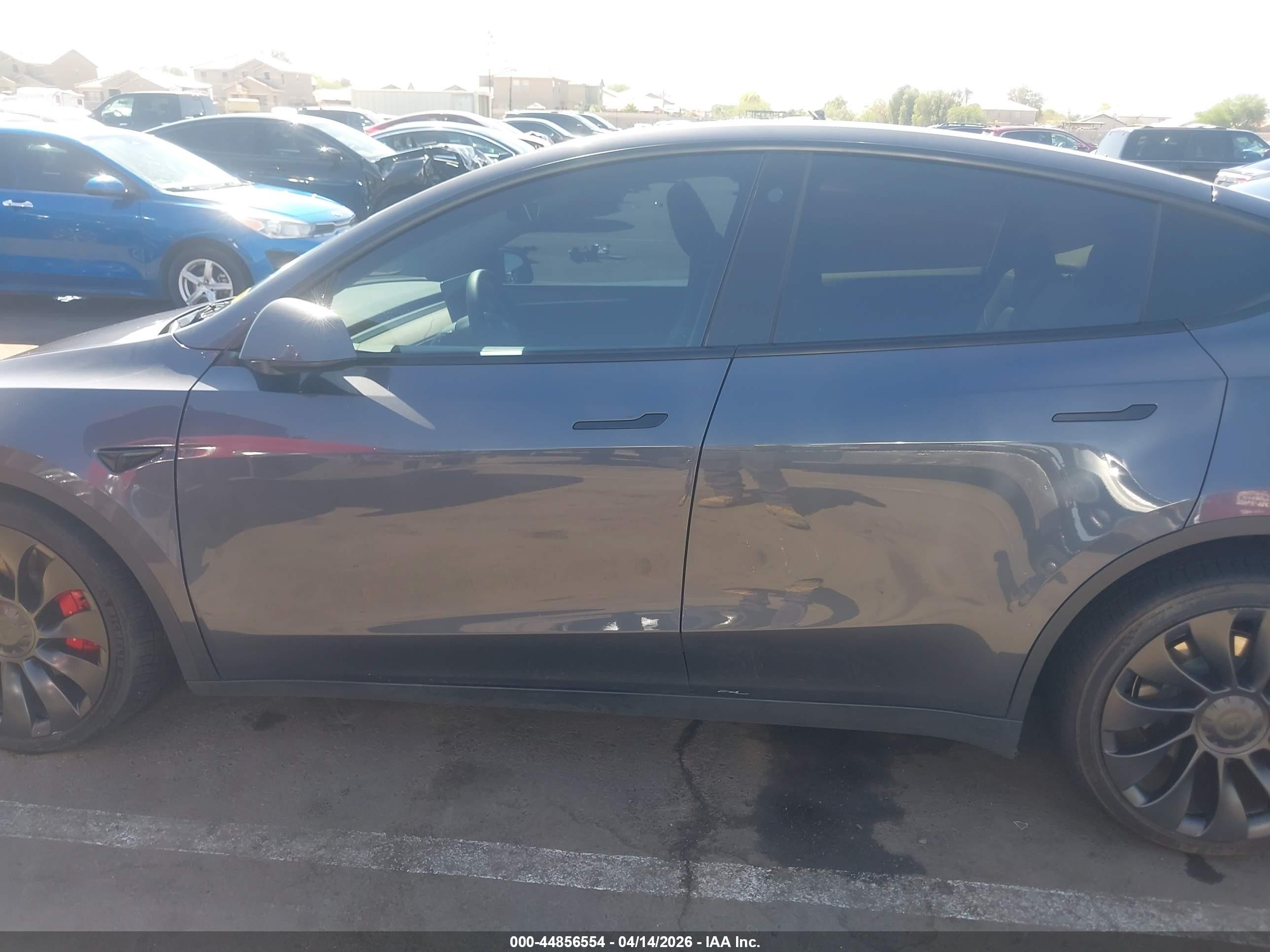2023 Tesla Model Y Performance Dual Motor All-wheel Drive Gray vin: 7SAYGDEFXPF782356
